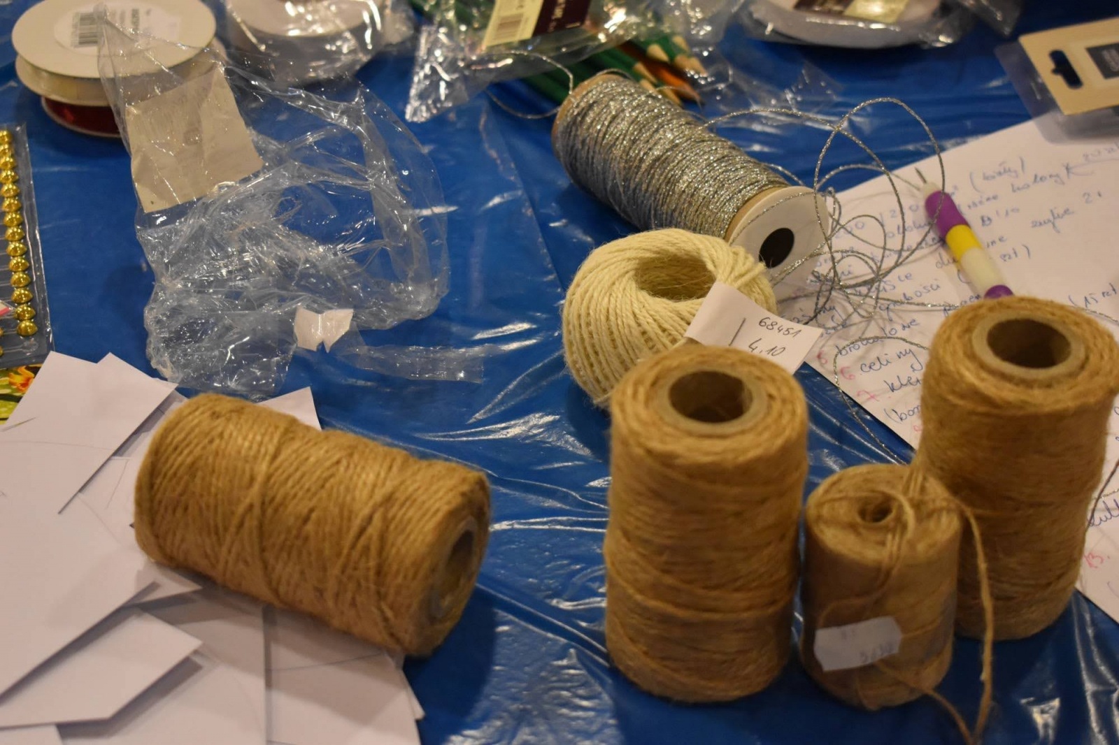 Zdjęcie w galerii na portalu naszraciborz.pl: Jarmark zamkowy. Dzieci na scenie i świąteczne wynalazki wiadomości z regionu