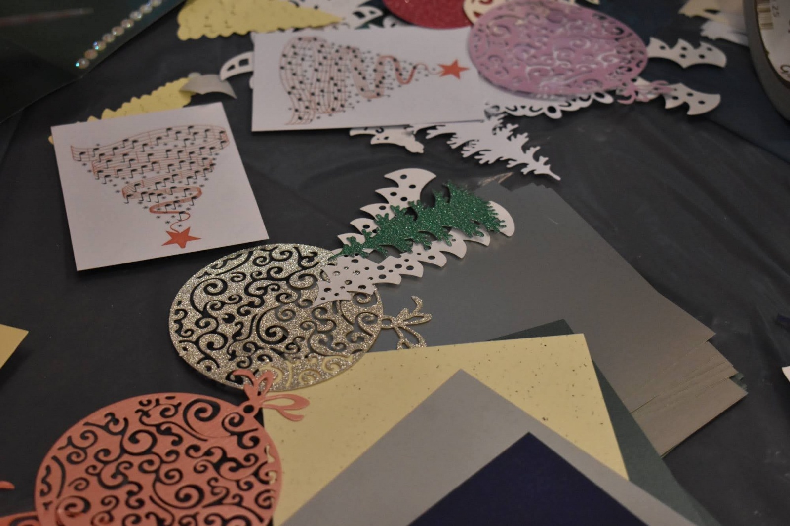 Zdjęcie w galerii na portalu naszraciborz.pl: Jarmark zamkowy. Dzieci na scenie i świąteczne wynalazki wiadomości z regionu