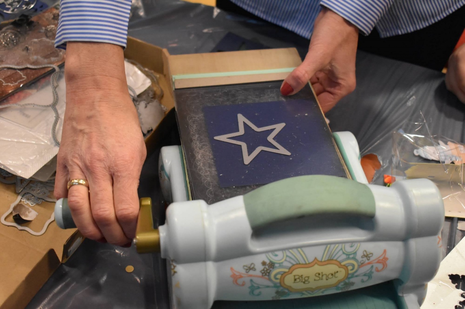 Zdjęcie w galerii na portalu naszraciborz.pl: Jarmark zamkowy. Dzieci na scenie i świąteczne wynalazki wiadomości z regionu