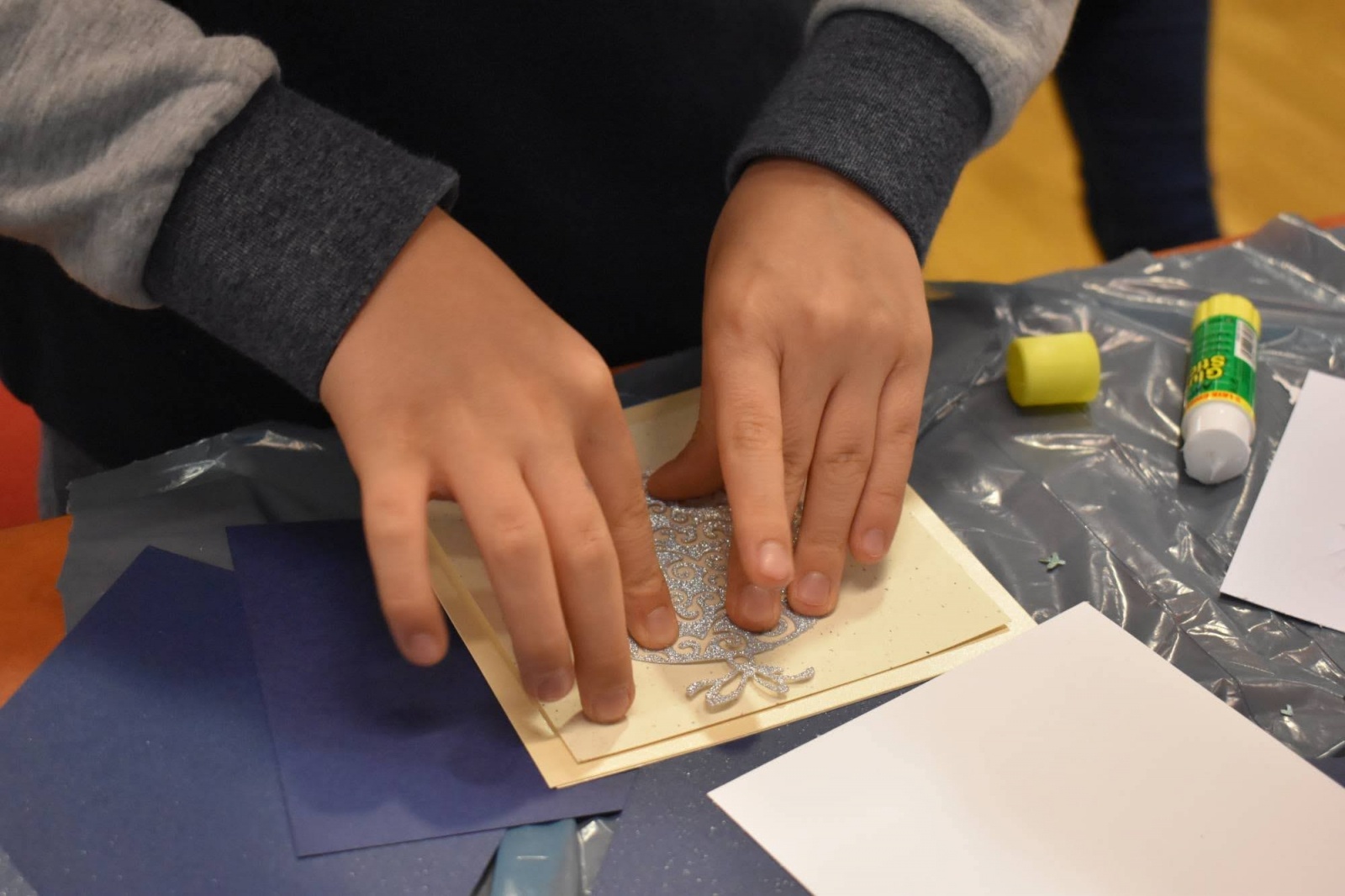 Zdjęcie w galerii na portalu naszraciborz.pl: Jarmark zamkowy. Dzieci na scenie i świąteczne wynalazki wiadomości z regionu