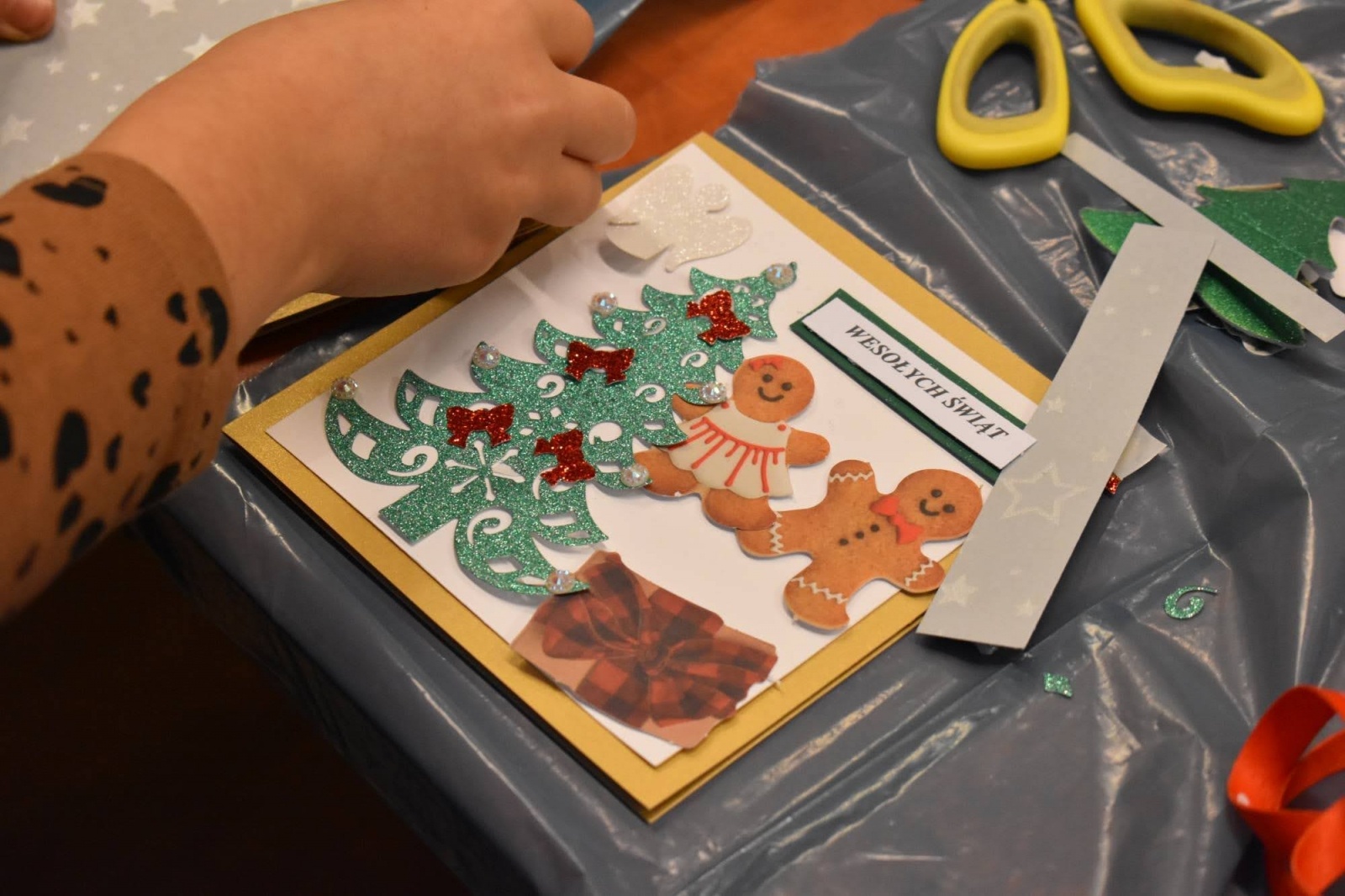 Zdjęcie w galerii na portalu naszraciborz.pl: Jarmark zamkowy. Dzieci na scenie i świąteczne wynalazki wiadomości z regionu