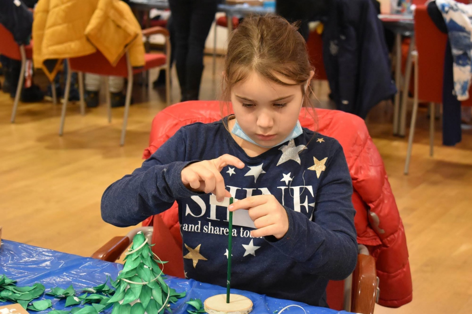 Zdjęcie w galerii na portalu naszraciborz.pl: Jarmark zamkowy. Dzieci na scenie i świąteczne wynalazki wiadomości z regionu