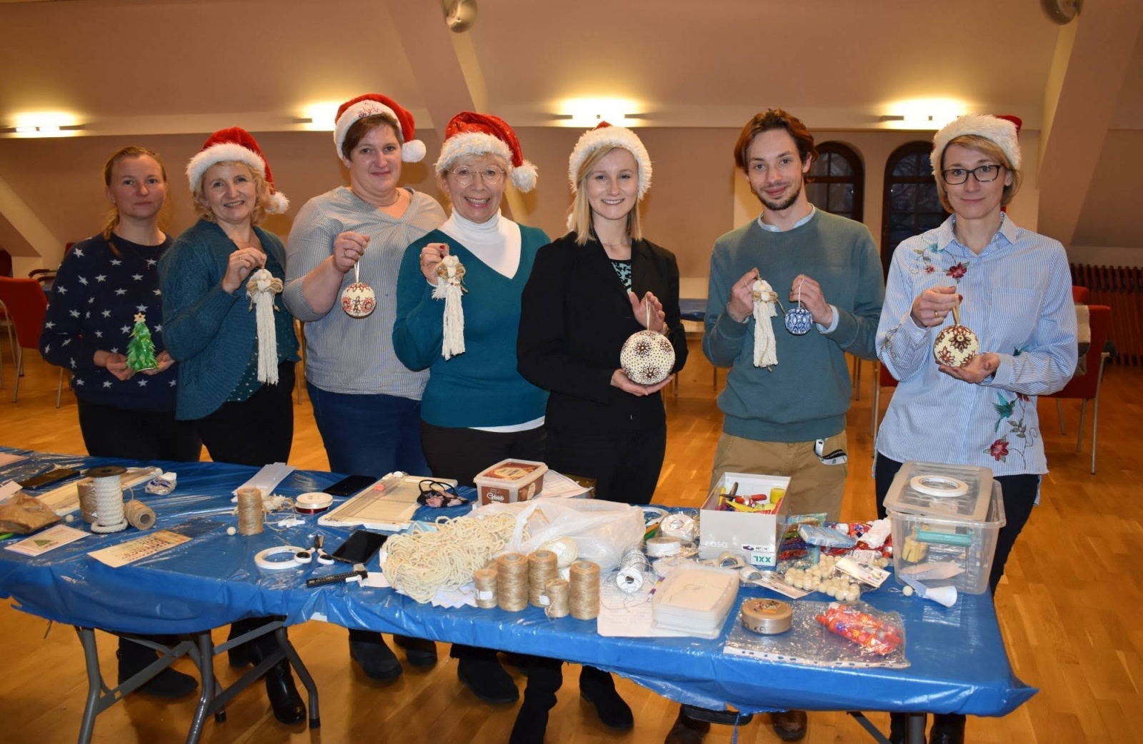 Zdjęcie w galerii na portalu naszraciborz.pl: Jarmark zamkowy. Dzieci na scenie i świąteczne wynalazki wiadomości z regionu