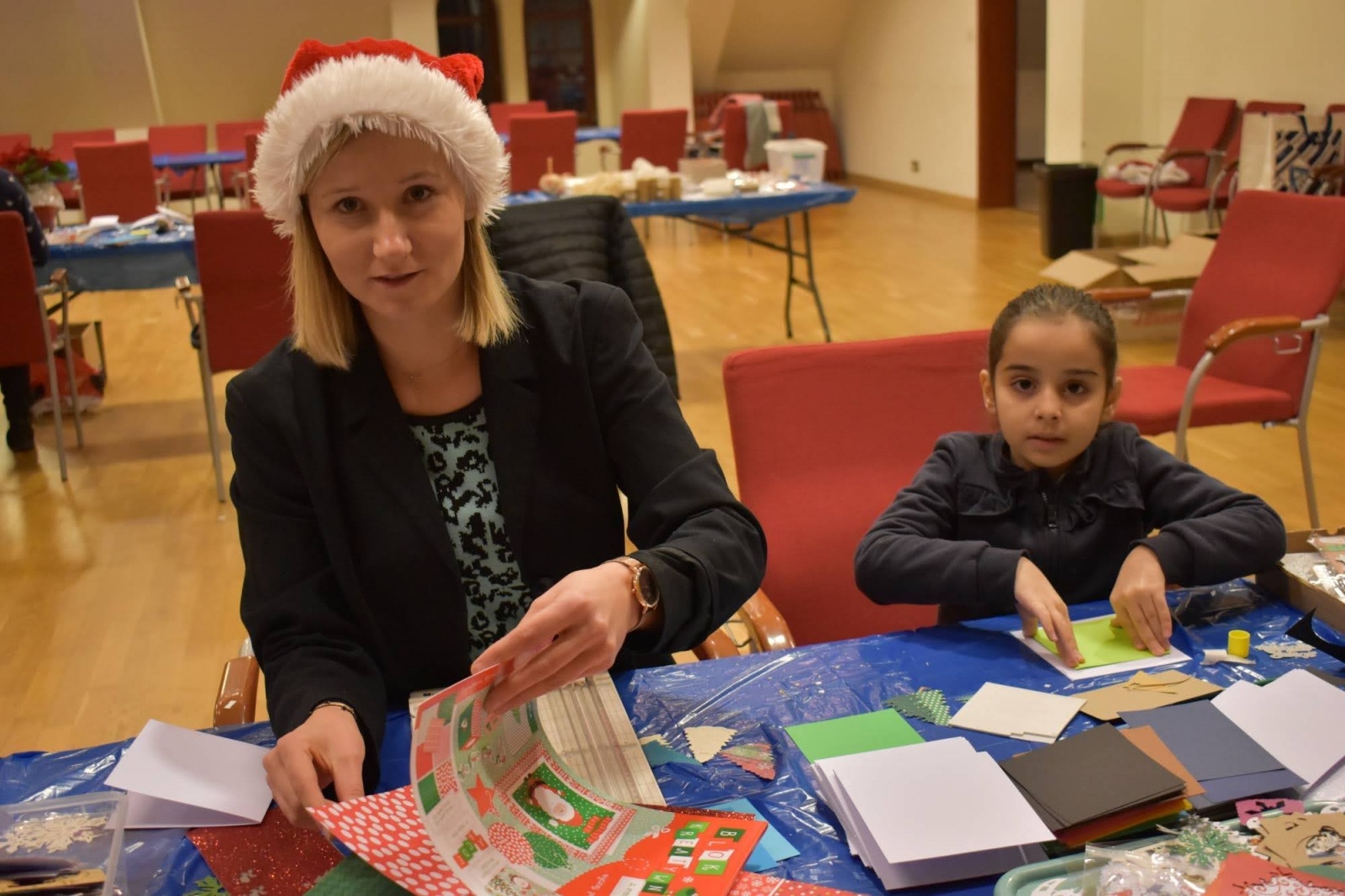Zdjęcie w galerii na portalu naszraciborz.pl: Jarmark zamkowy. Dzieci na scenie i świąteczne wynalazki wiadomości z regionu
