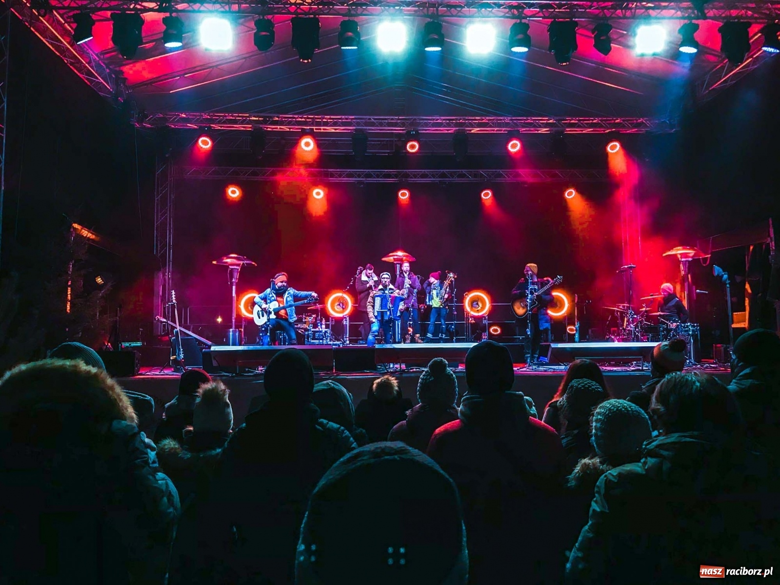 Zdjęcie w galerii na portalu naszraciborz.pl: Enej kolędowo na zamku w Raciborzu [WIDEO] wiadomości z regionu