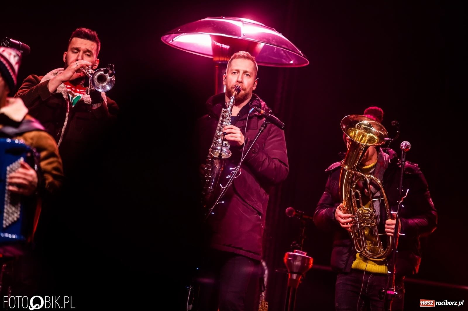 Zdjęcie w galerii na portalu naszraciborz.pl: Enej kolędowo na zamku w Raciborzu [WIDEO] wiadomości z regionu