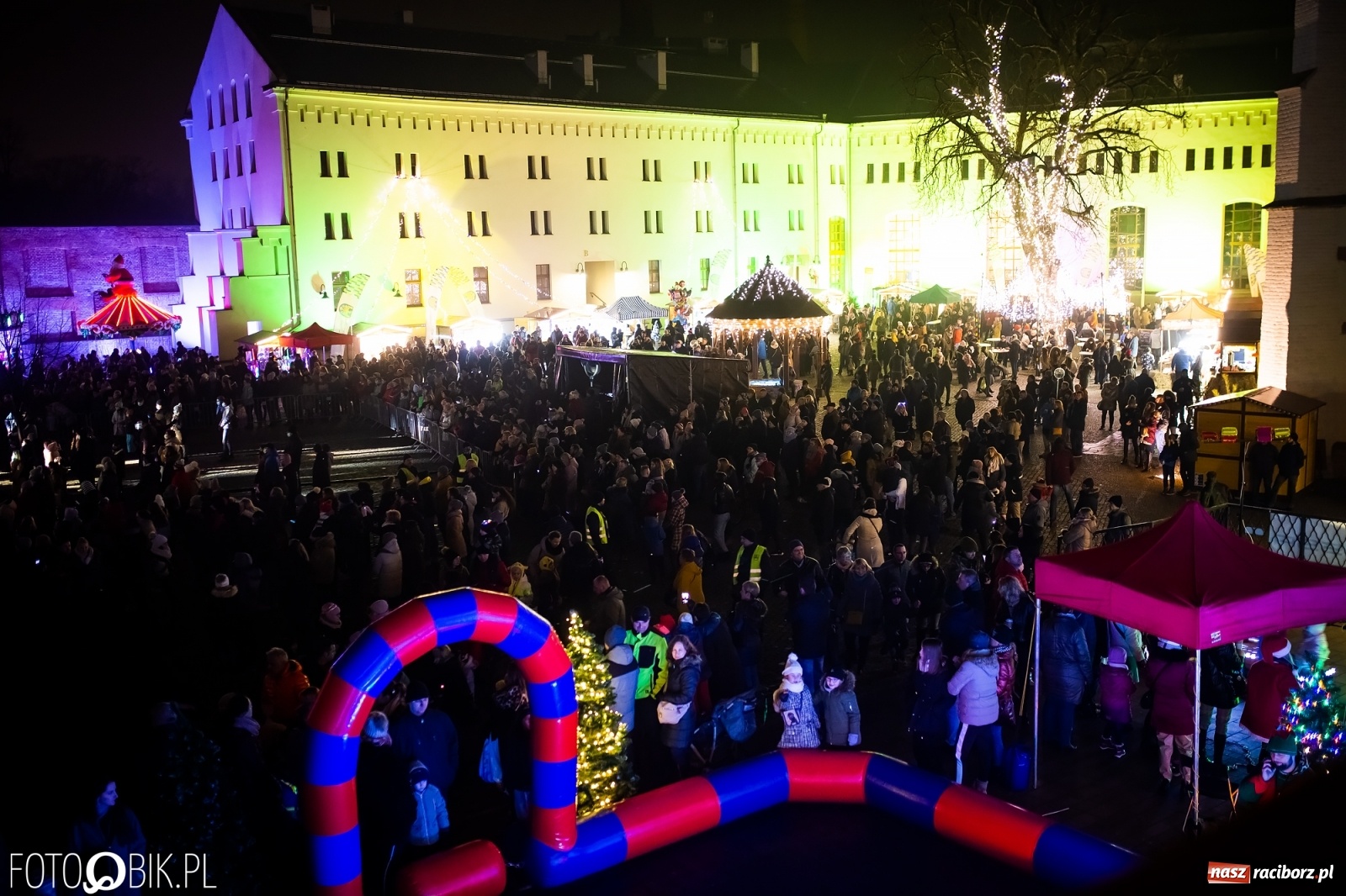 Zdjęcie w galerii na portalu naszraciborz.pl: Enej kolędowo na zamku w Raciborzu [WIDEO] wiadomości z regionu