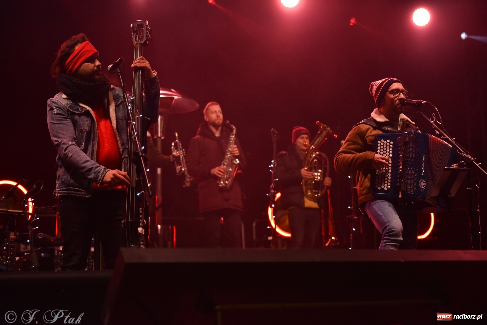 Zdjęcie w galerii na portalu naszraciborz.pl: Enej kolędowo na zamku w Raciborzu [WIDEO] wiadomości z regionu