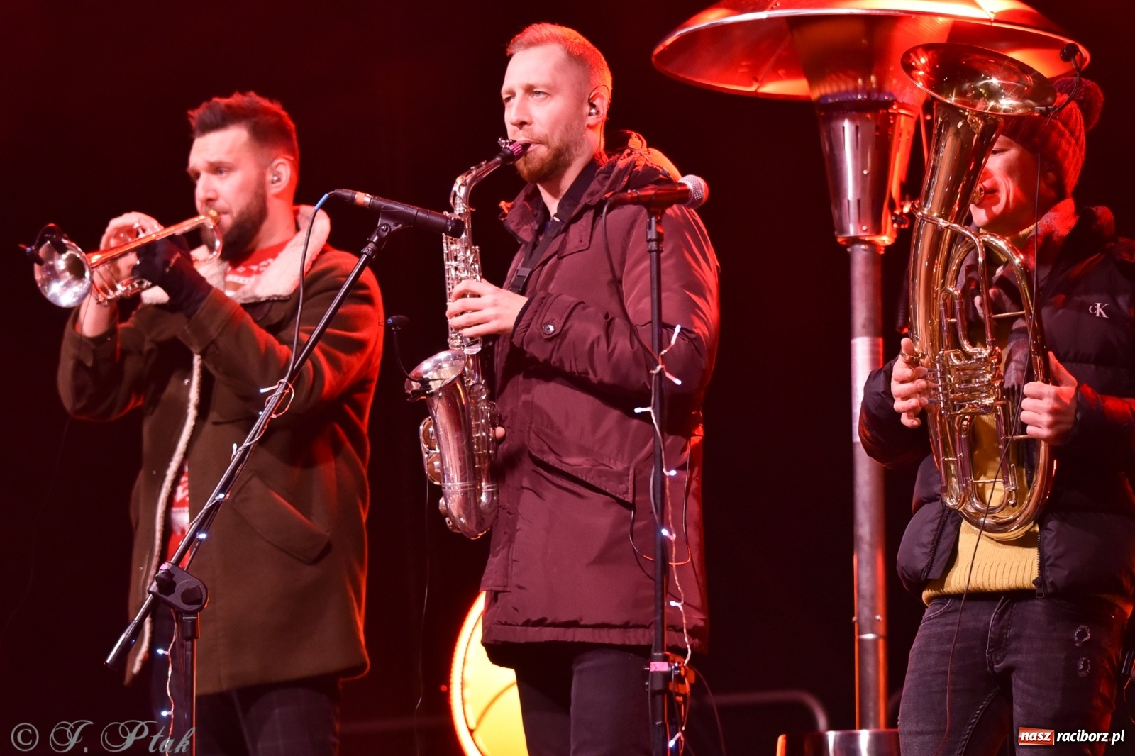 Zdjęcie w galerii na portalu naszraciborz.pl: Enej kolędowo na zamku w Raciborzu [WIDEO] wiadomości z regionu