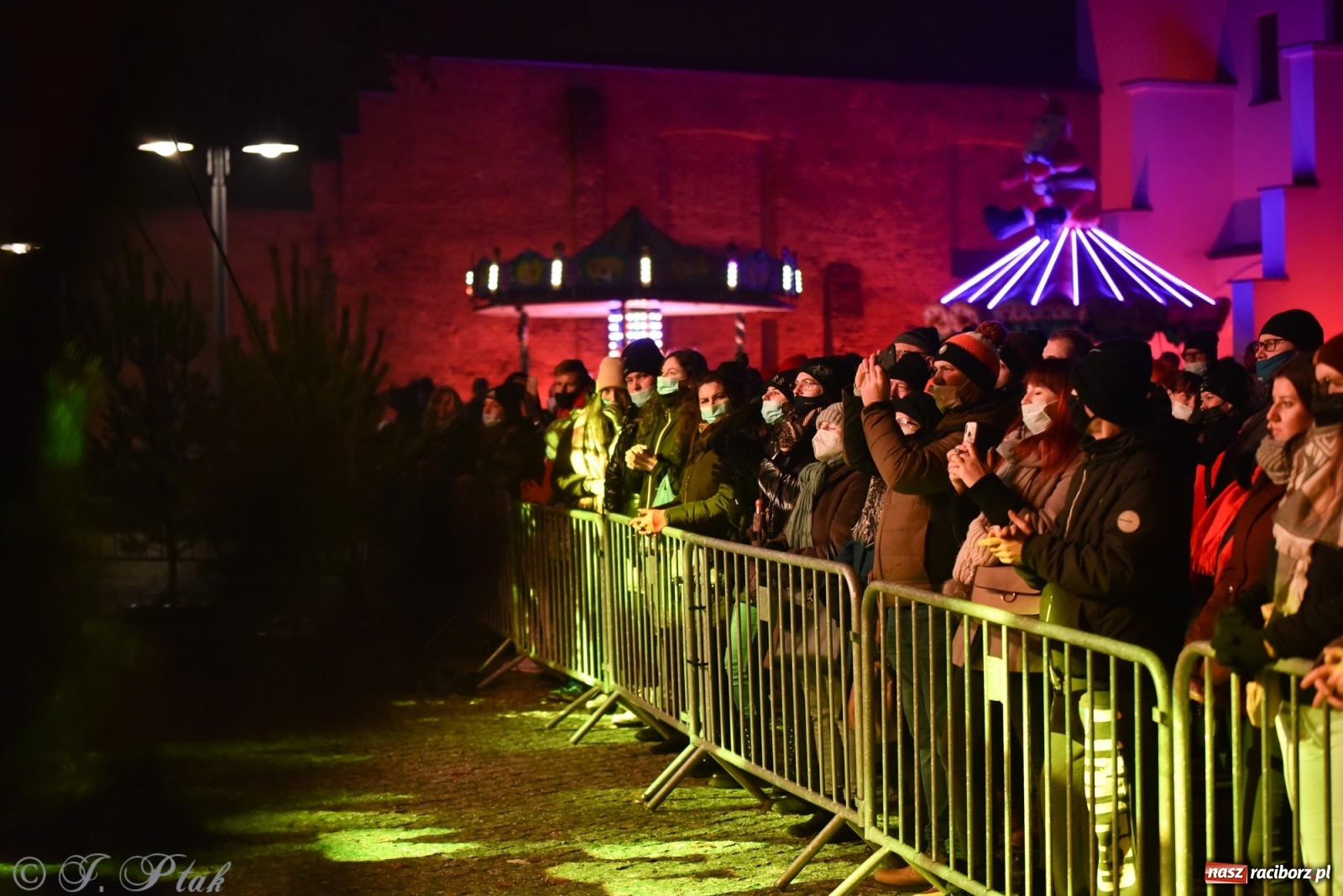 Zdjęcie w galerii na portalu naszraciborz.pl: Enej kolędowo na zamku w Raciborzu [WIDEO] wiadomości z regionu