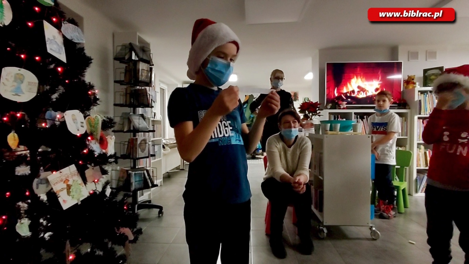 Zdjęcie w galerii na portalu naszraciborz.pl: Bajeczne powitanie zimy w bibliotece w Brzeziu wiadomości z regionu