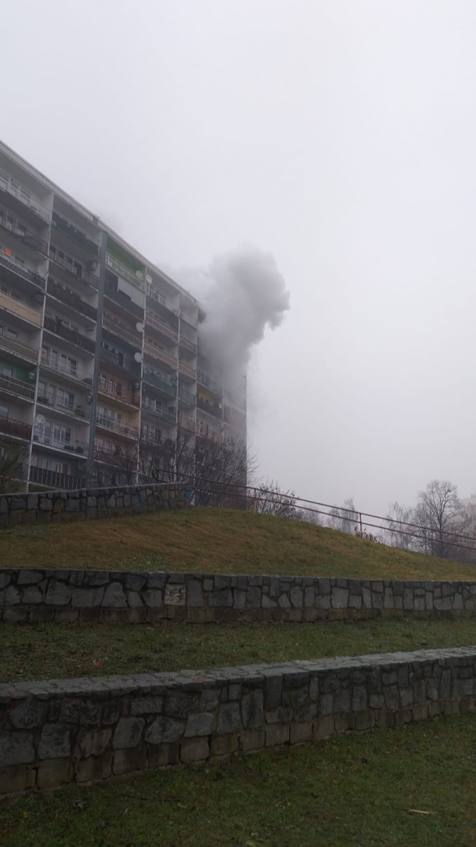 Zdjęcie w galerii na portalu naszraciborz.pl: Pożar mieszkania przy ul. Żorskiej w Raciborzu. Uratowano psa, 100 tys. zł strat [FOTO i WIDEO] wiadomości z regionu