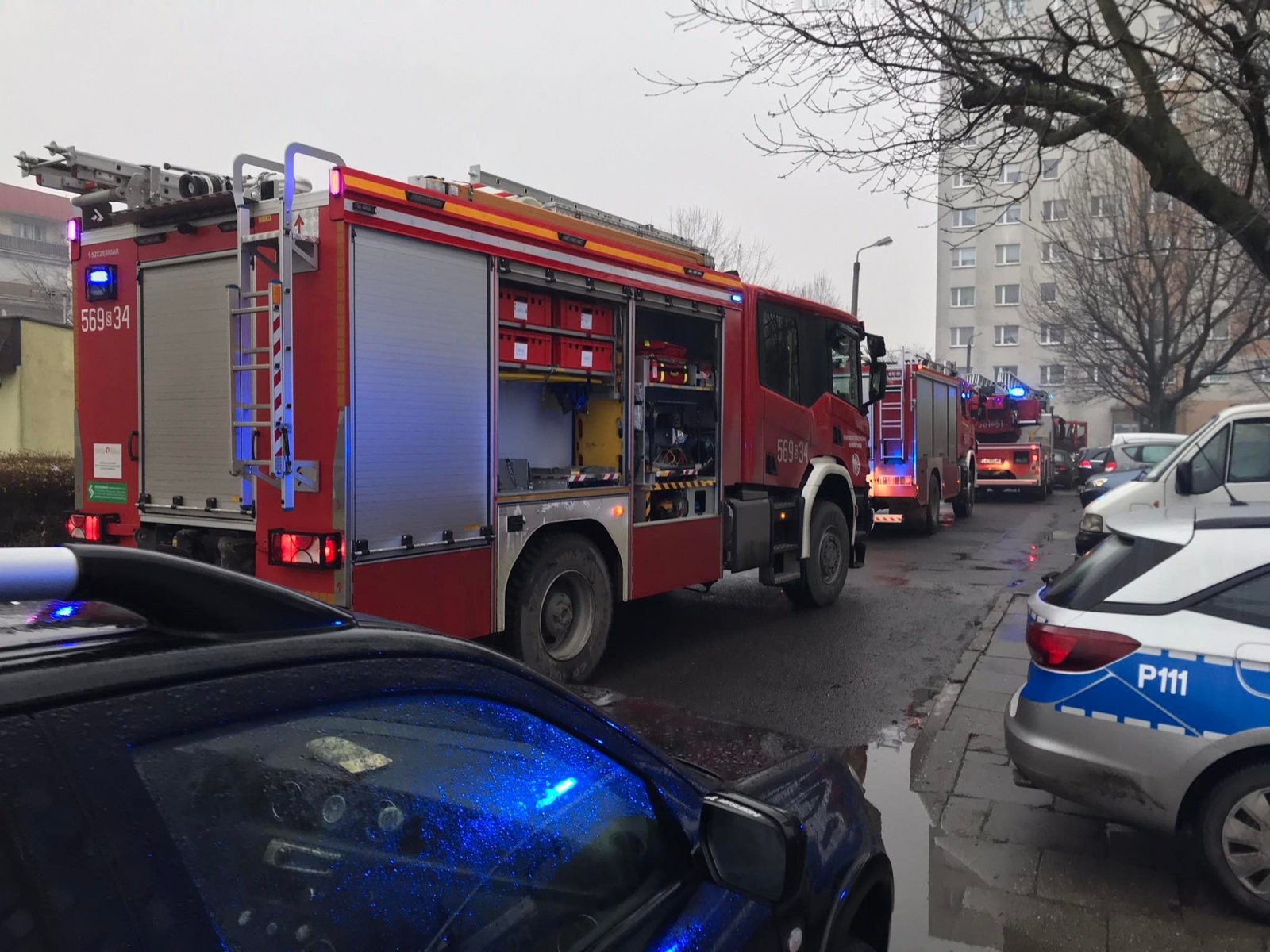 Zdjęcie w galerii na portalu naszraciborz.pl: Pożar mieszkania przy ul. Żorskiej w Raciborzu. Uratowano psa, 100 tys. zł strat [FOTO i WIDEO] wiadomości z regionu