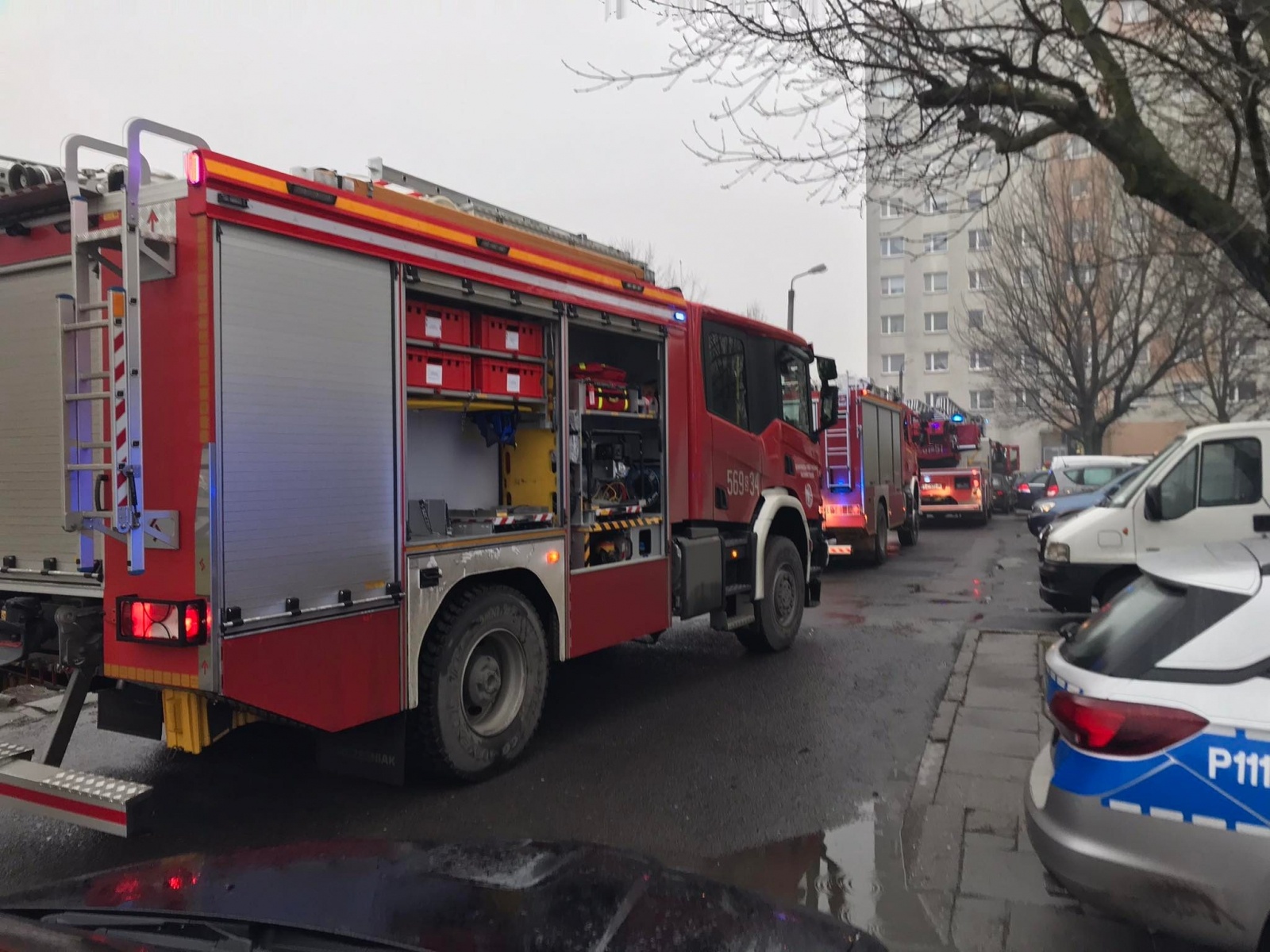 Zdjęcie w galerii na portalu naszraciborz.pl: Pożar mieszkania przy ul. Żorskiej w Raciborzu. Uratowano psa, 100 tys. zł strat [FOTO i WIDEO] wiadomości z regionu