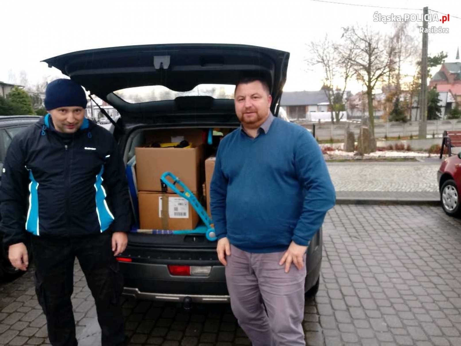 Zdjęcie w galerii na portalu naszraciborz.pl: Dzielnicowy Grzegorz o dużym sercu wiadomości z regionu