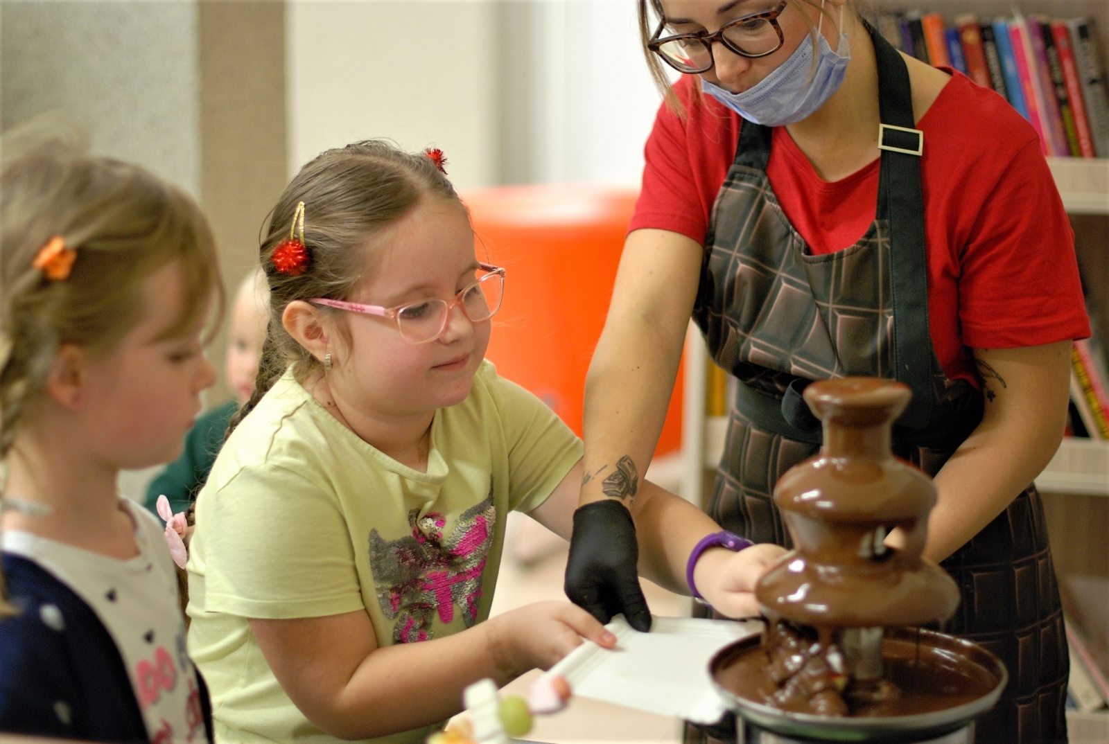 Zdjęcie w galerii na portalu naszraciborz.pl: W Nędzy pokazano magiczny świat czekolady wiadomości z regionu