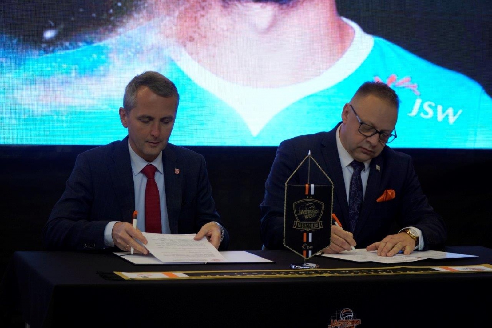 Zdjęcie w galerii na portalu naszraciborz.pl: Racibórz będzie współpracował z Jastrzębskim Węglem przy szkoleniu młodzieży wiadomości z regionu