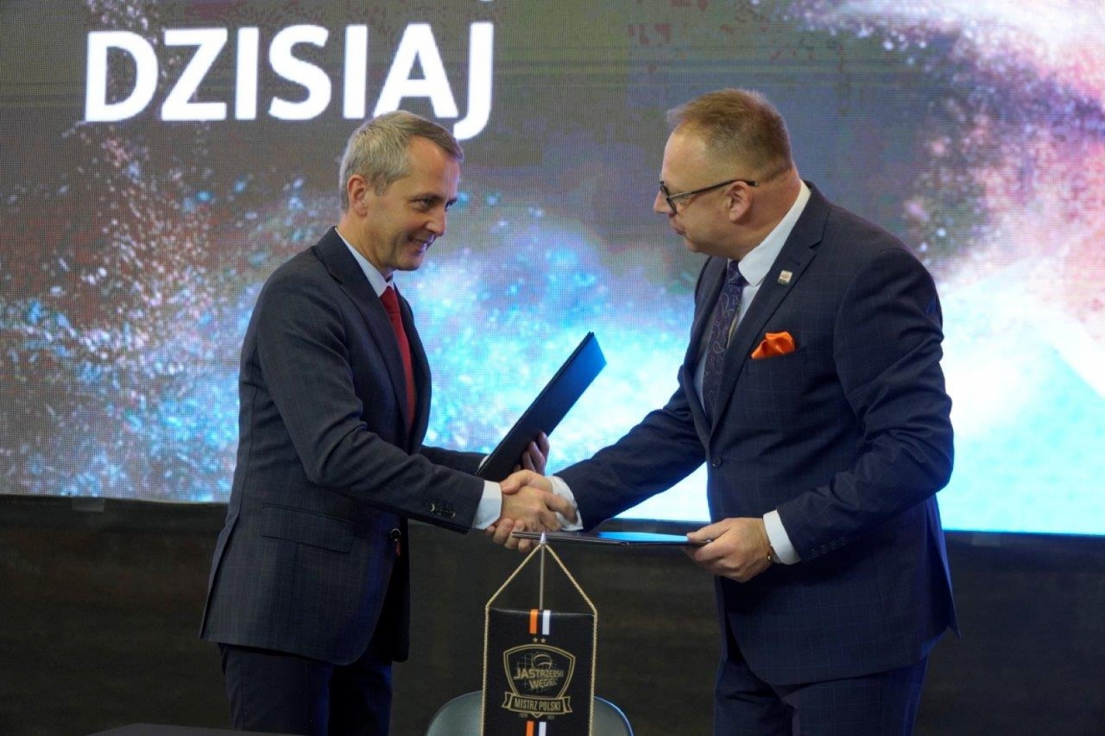 Zdjęcie w galerii na portalu naszraciborz.pl: Racibórz będzie współpracował z Jastrzębskim Węglem przy szkoleniu młodzieży wiadomości z regionu