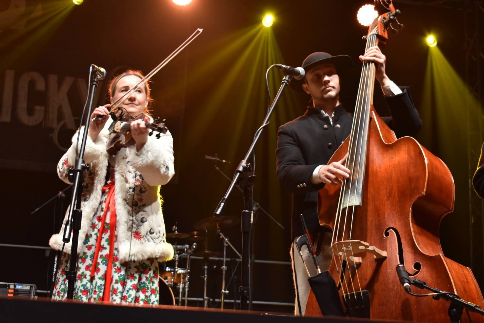Zdjęcie w galerii na portalu naszraciborz.pl: Śląski Jarmark Bożonarodzeniowy na zamku w Raciborzu - dzień piąty wiadomości z regionu