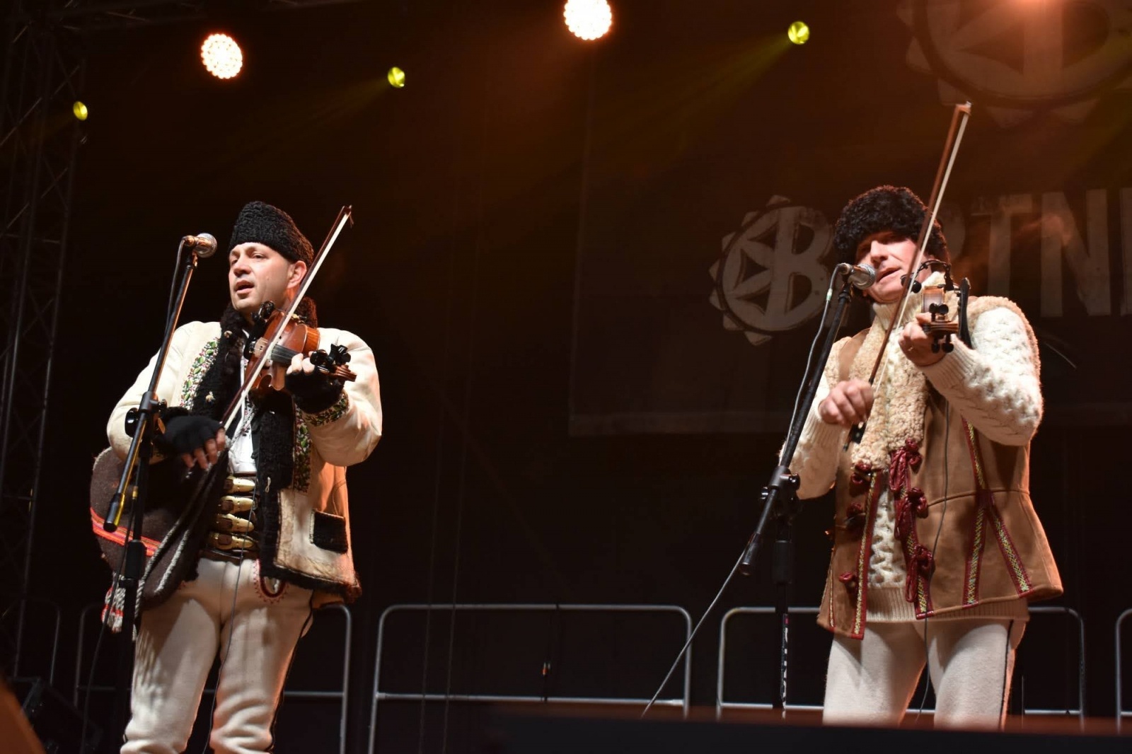 Zdjęcie w galerii na portalu naszraciborz.pl: Śląski Jarmark Bożonarodzeniowy na zamku w Raciborzu - dzień piąty wiadomości z regionu