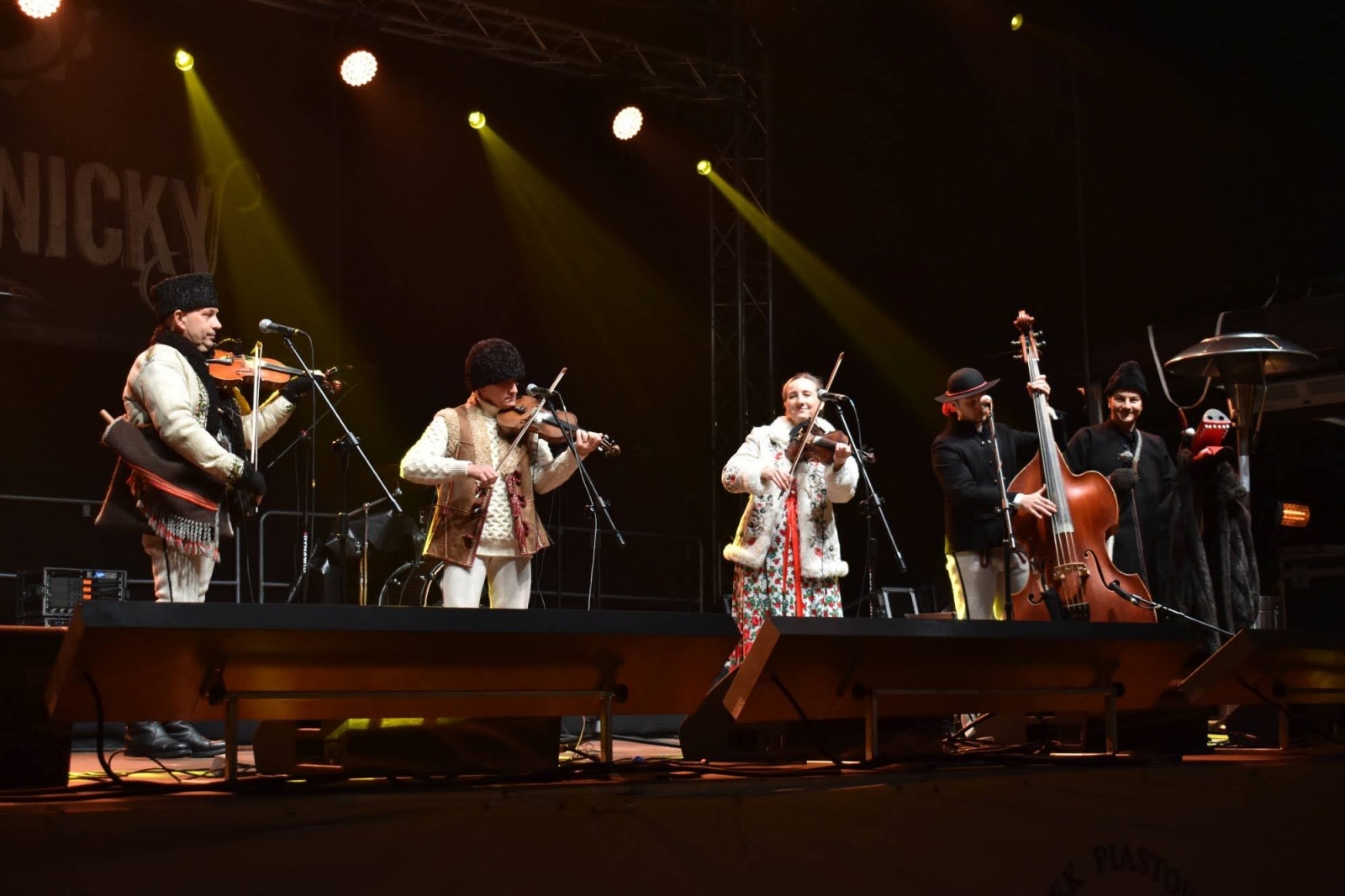 Zdjęcie w galerii na portalu naszraciborz.pl: Śląski Jarmark Bożonarodzeniowy na zamku w Raciborzu - dzień piąty wiadomości z regionu