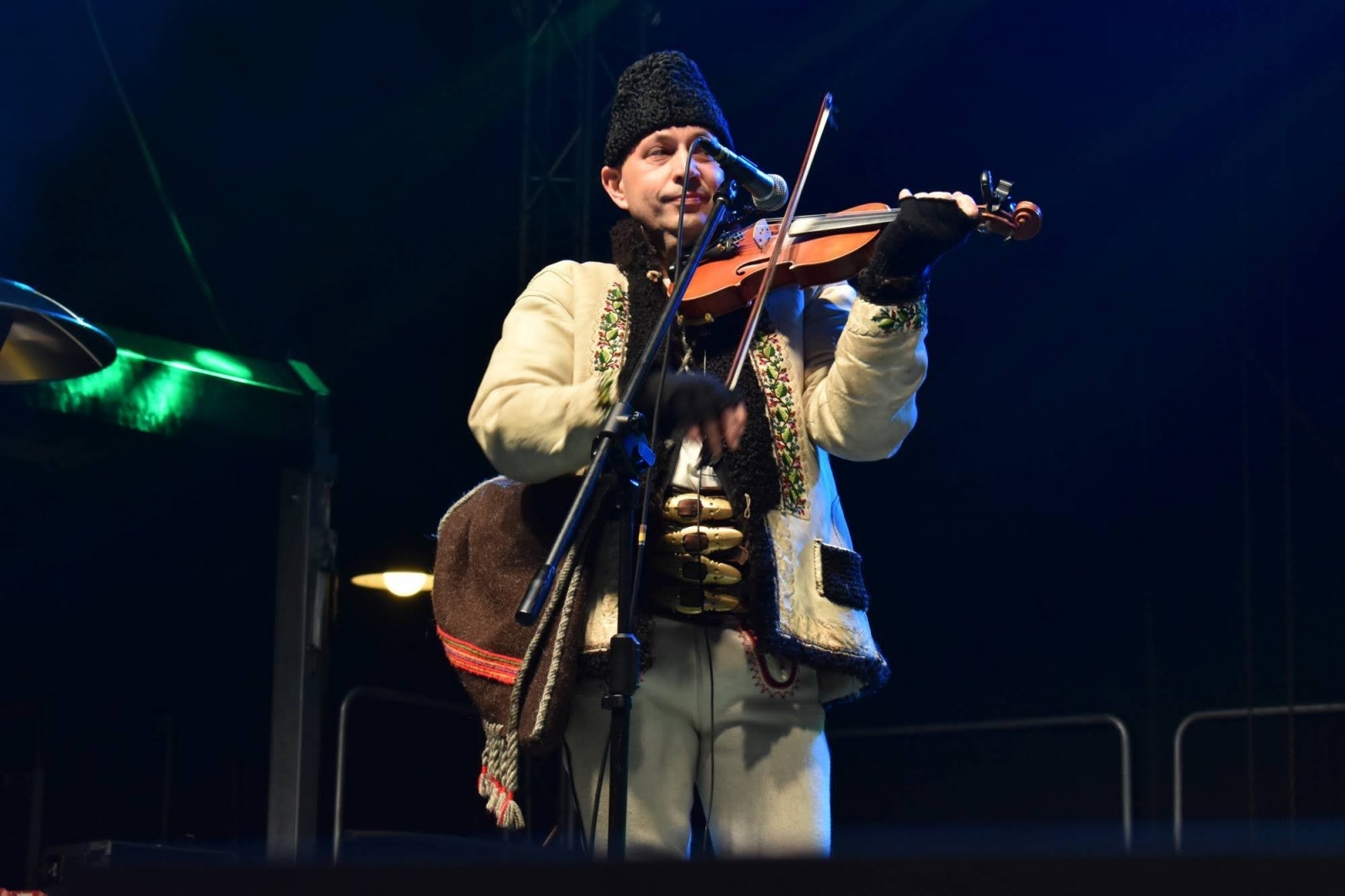 Zdjęcie w galerii na portalu naszraciborz.pl: Śląski Jarmark Bożonarodzeniowy na zamku w Raciborzu - dzień piąty wiadomości z regionu