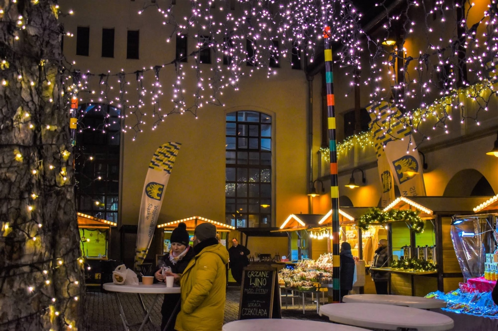 Zdjęcie w galerii na portalu naszraciborz.pl: Śląski Jarmark Bożonarodzeniowy na zamku w Raciborzu - dzień piąty wiadomości z regionu