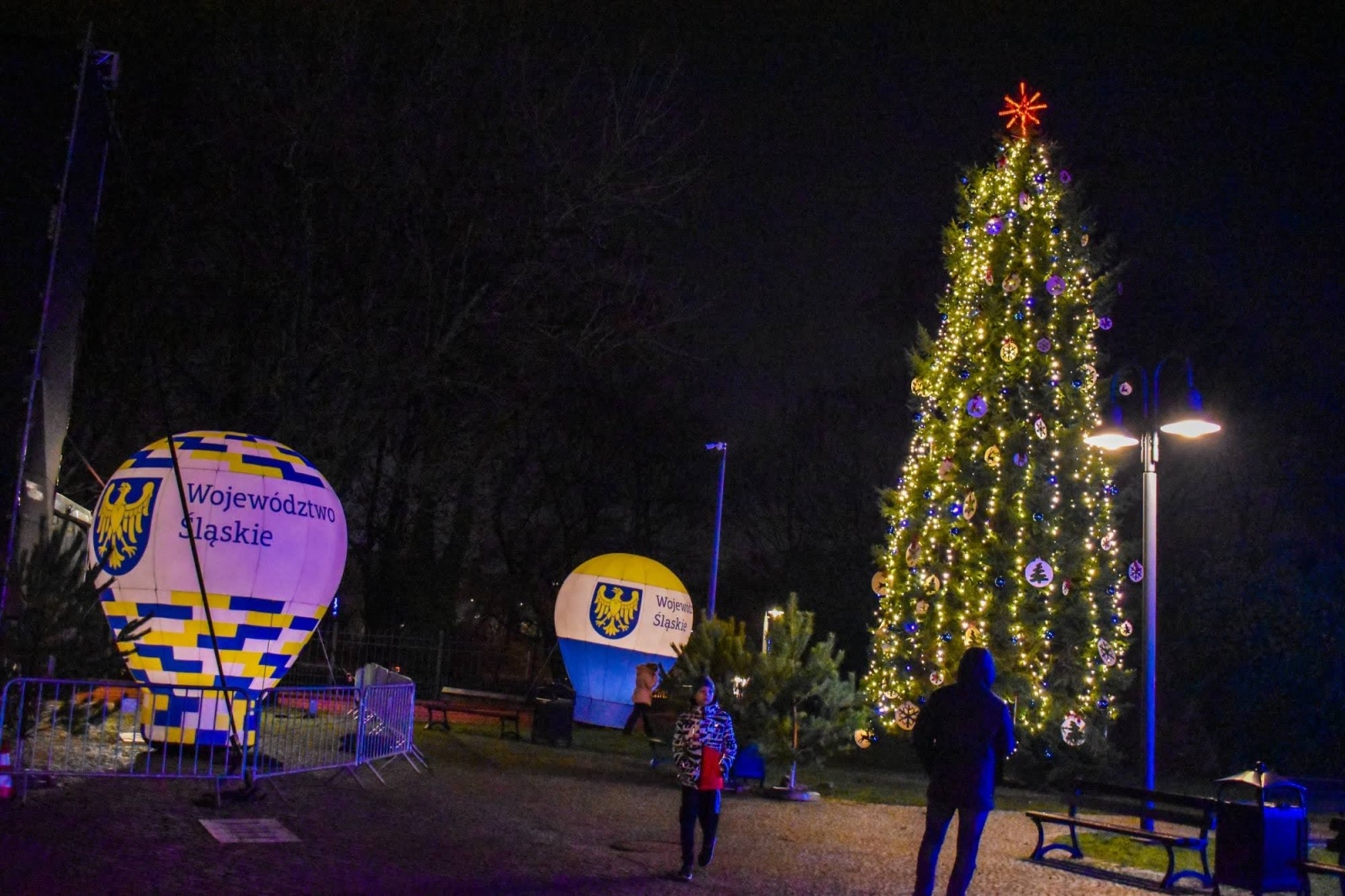 Zdjęcie w galerii na portalu naszraciborz.pl: Śląski Jarmark Bożonarodzeniowy na zamku w Raciborzu - dzień piąty wiadomości z regionu
