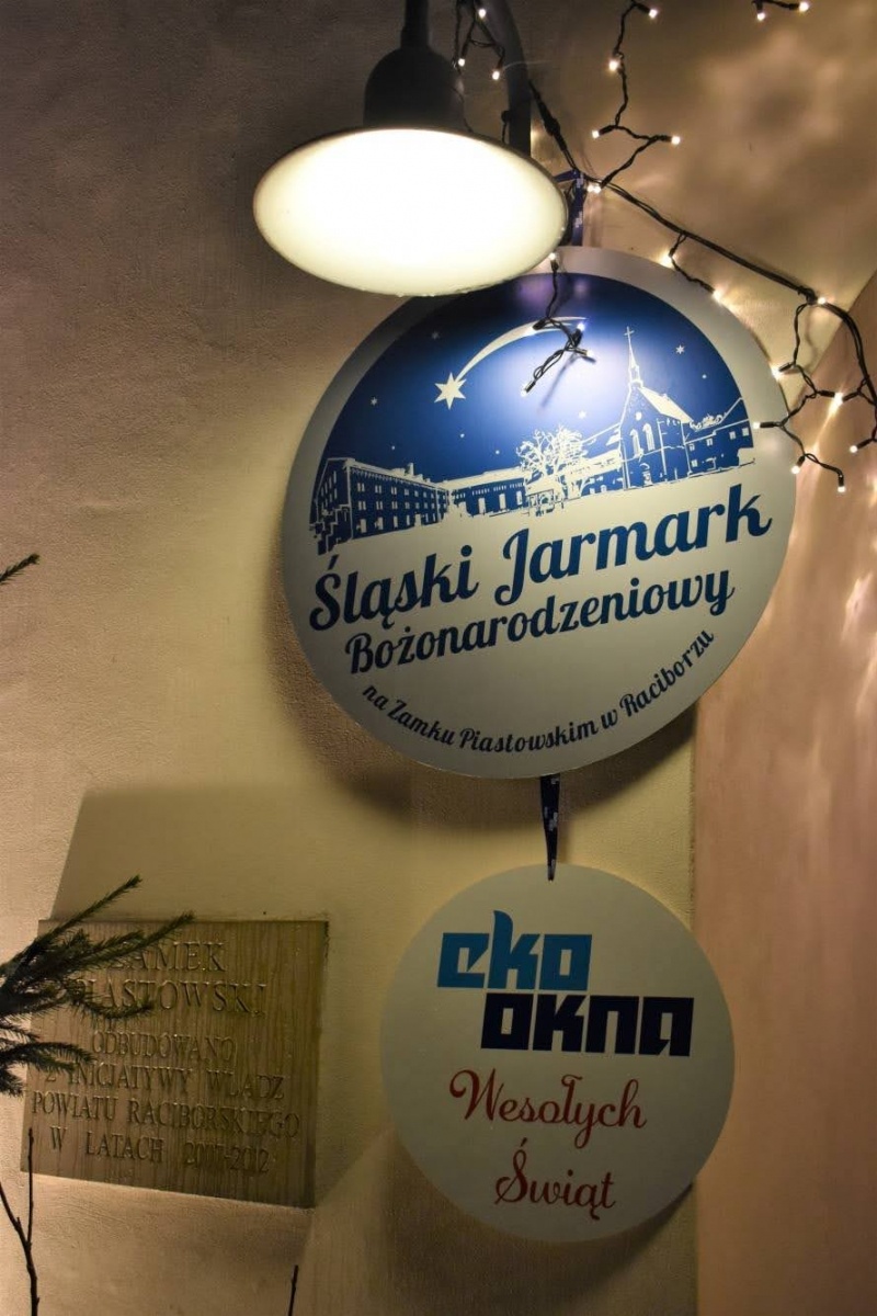 Zdjęcie w galerii na portalu naszraciborz.pl: Śląski Jarmark Bożonarodzeniowy na zamku w Raciborzu - dzień piąty wiadomości z regionu
