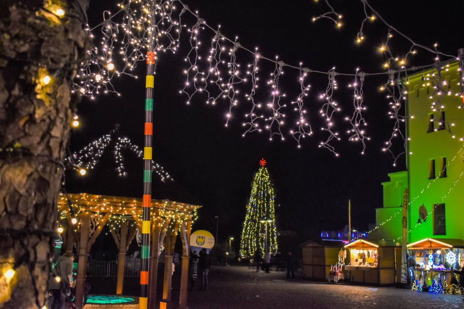 Zdjęcie w galerii na portalu naszraciborz.pl: Śląski Jarmark Bożonarodzeniowy na zamku w Raciborzu - dzień piąty wiadomości z regionu