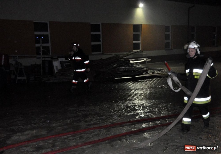Zdjęcie w galerii na portalu naszraciborz.pl: Ćwiczenia: Pożar hali w Pietrowicach wiadomości z regionu