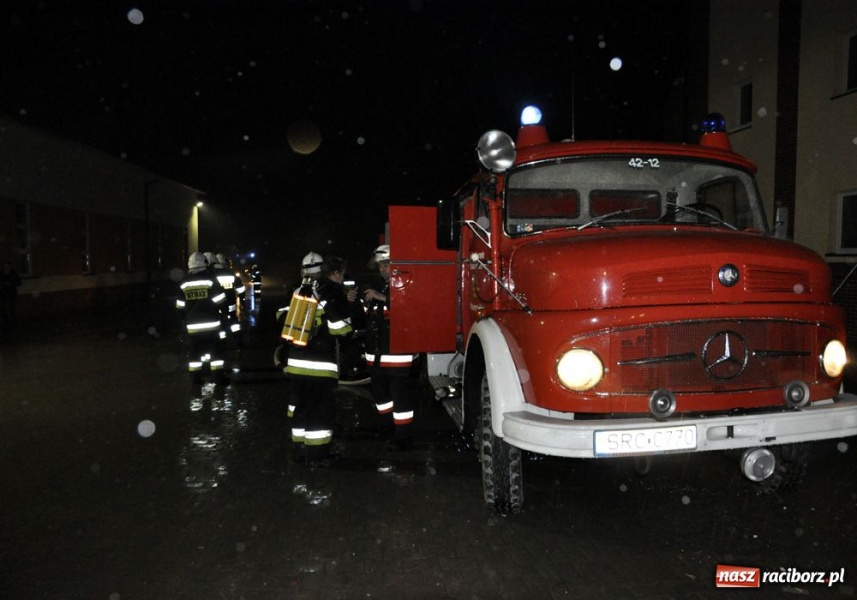 Zdjęcie w galerii na portalu naszraciborz.pl: Ćwiczenia: Pożar hali w Pietrowicach wiadomości z regionu
