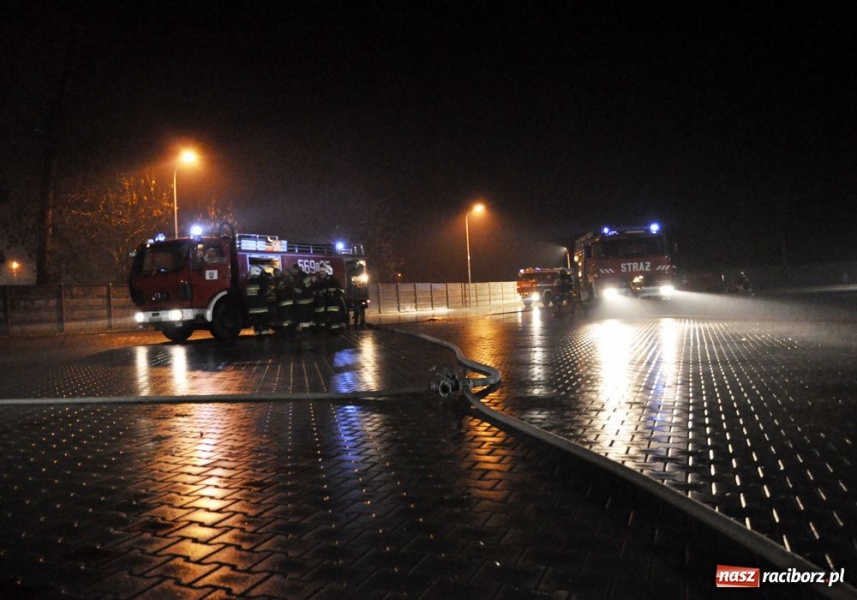 Zdjęcie w galerii na portalu naszraciborz.pl: Ćwiczenia: Pożar hali w Pietrowicach wiadomości z regionu