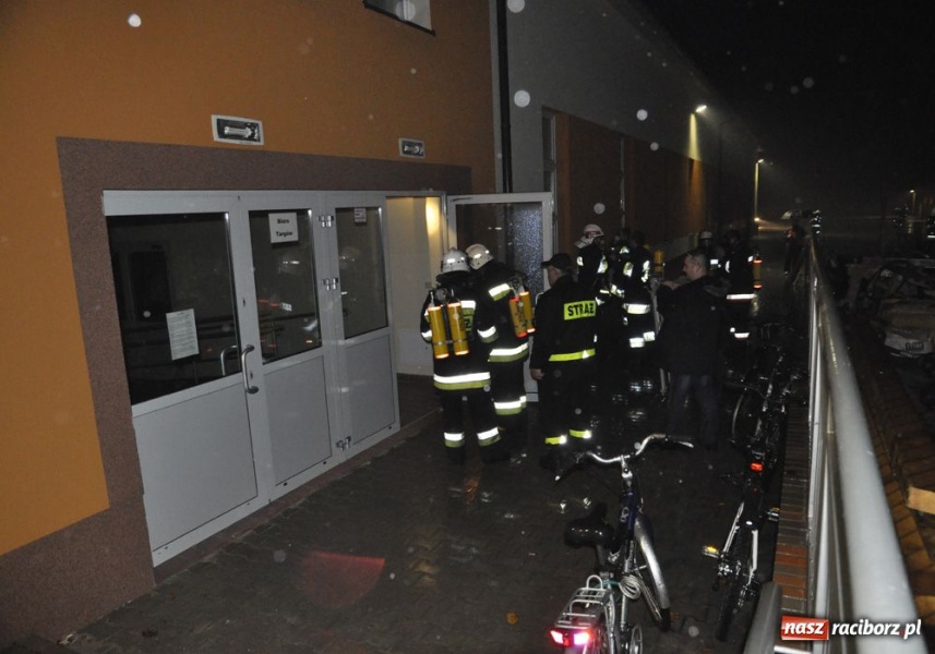Zdjęcie w galerii na portalu naszraciborz.pl: Ćwiczenia: Pożar hali w Pietrowicach wiadomości z regionu