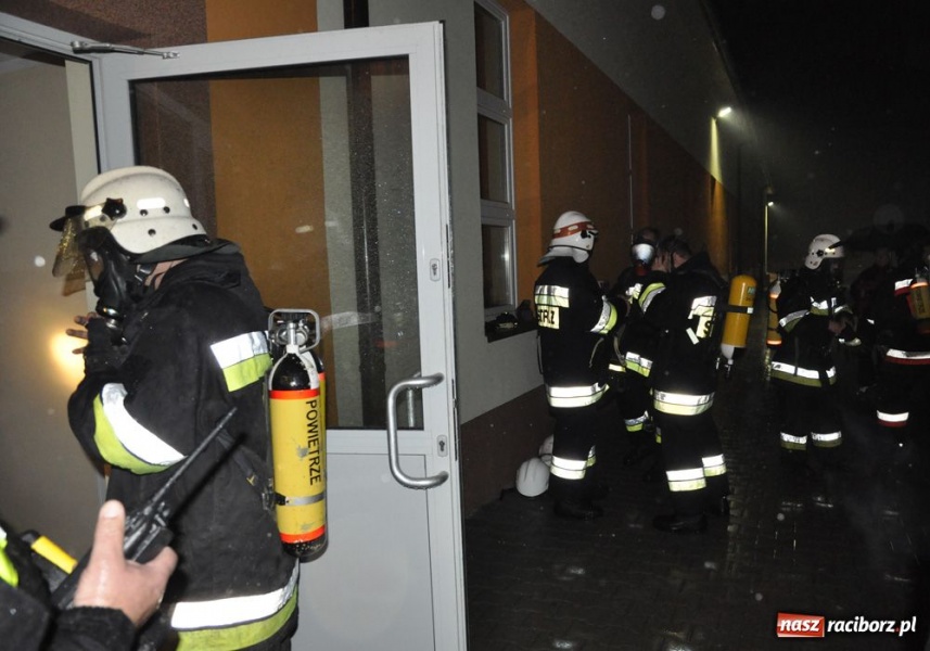 Zdjęcie w galerii na portalu naszraciborz.pl: Ćwiczenia: Pożar hali w Pietrowicach wiadomości z regionu