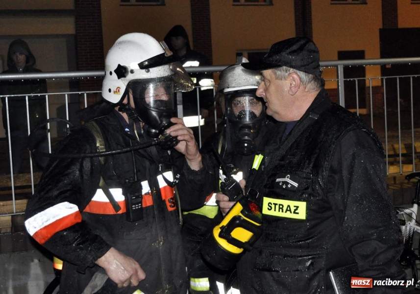 Zdjęcie w galerii na portalu naszraciborz.pl: Ćwiczenia: Pożar hali w Pietrowicach wiadomości z regionu