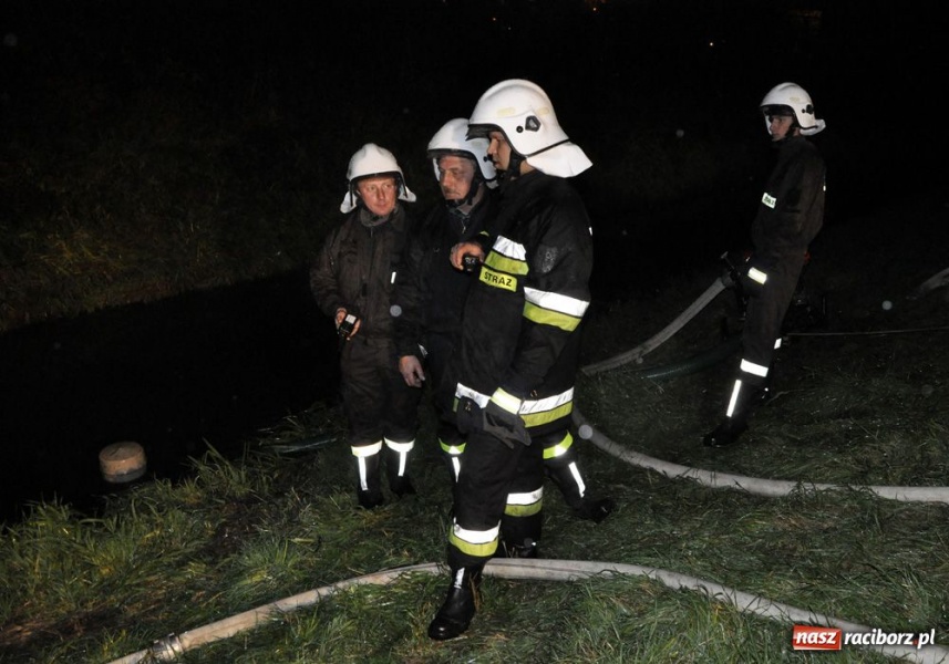 Zdjęcie w galerii na portalu naszraciborz.pl: Ćwiczenia: Pożar hali w Pietrowicach wiadomości z regionu