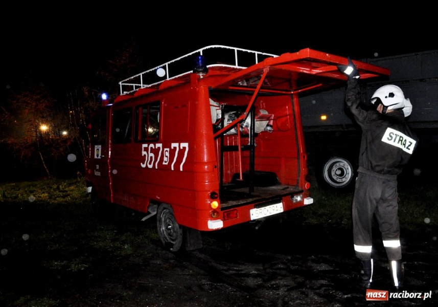 Zdjęcie w galerii na portalu naszraciborz.pl: Ćwiczenia: Pożar hali w Pietrowicach wiadomości z regionu