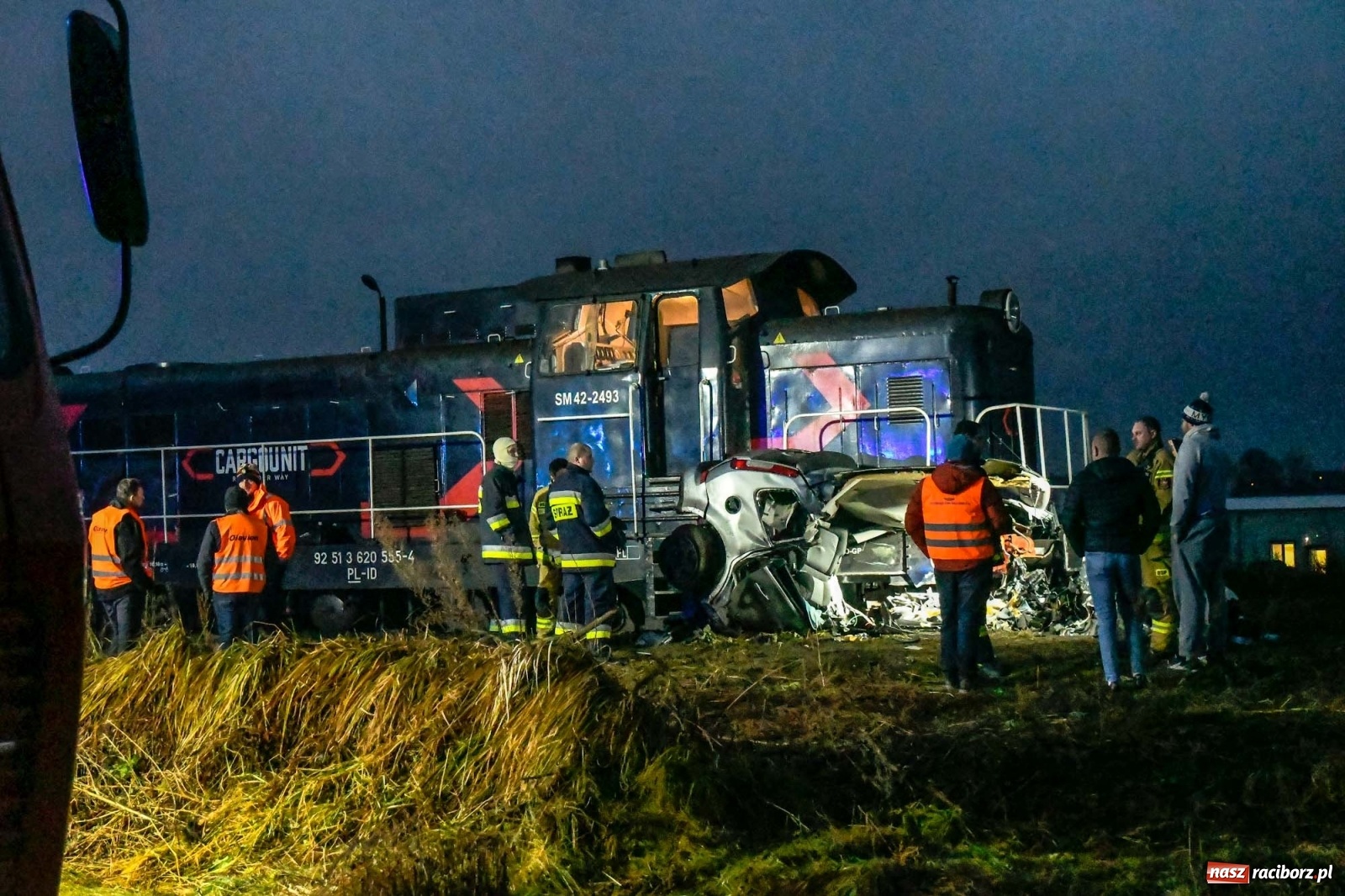 Zdjęcie w galerii na portalu naszraciborz.pl: Poszkodowany w tym wypadku Krzysztof i jego przyjaciele proszą o pomoc wiadomości z regionu