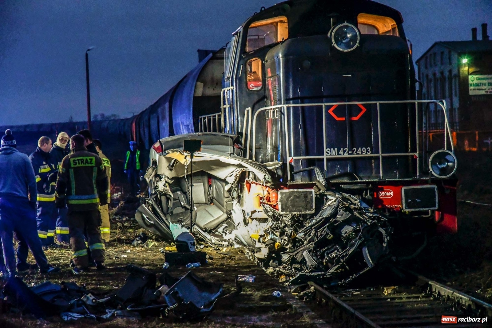 Zdjęcie w galerii na portalu naszraciborz.pl: Poszkodowany w tym wypadku Krzysztof i jego przyjaciele proszą o pomoc wiadomości z regionu