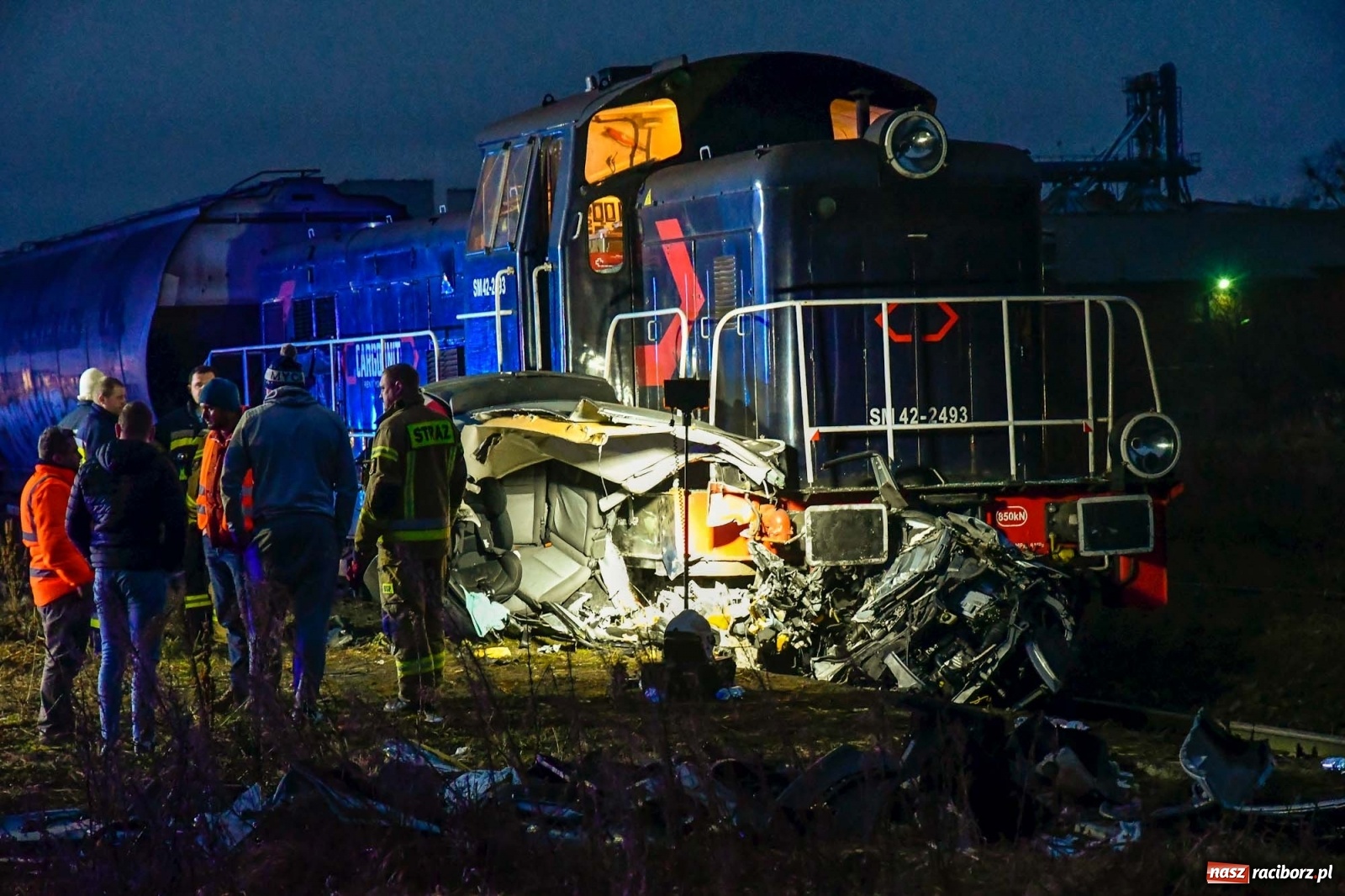 Zdjęcie w galerii na portalu naszraciborz.pl: Poszkodowany w tym wypadku Krzysztof i jego przyjaciele proszą o pomoc wiadomości z regionu