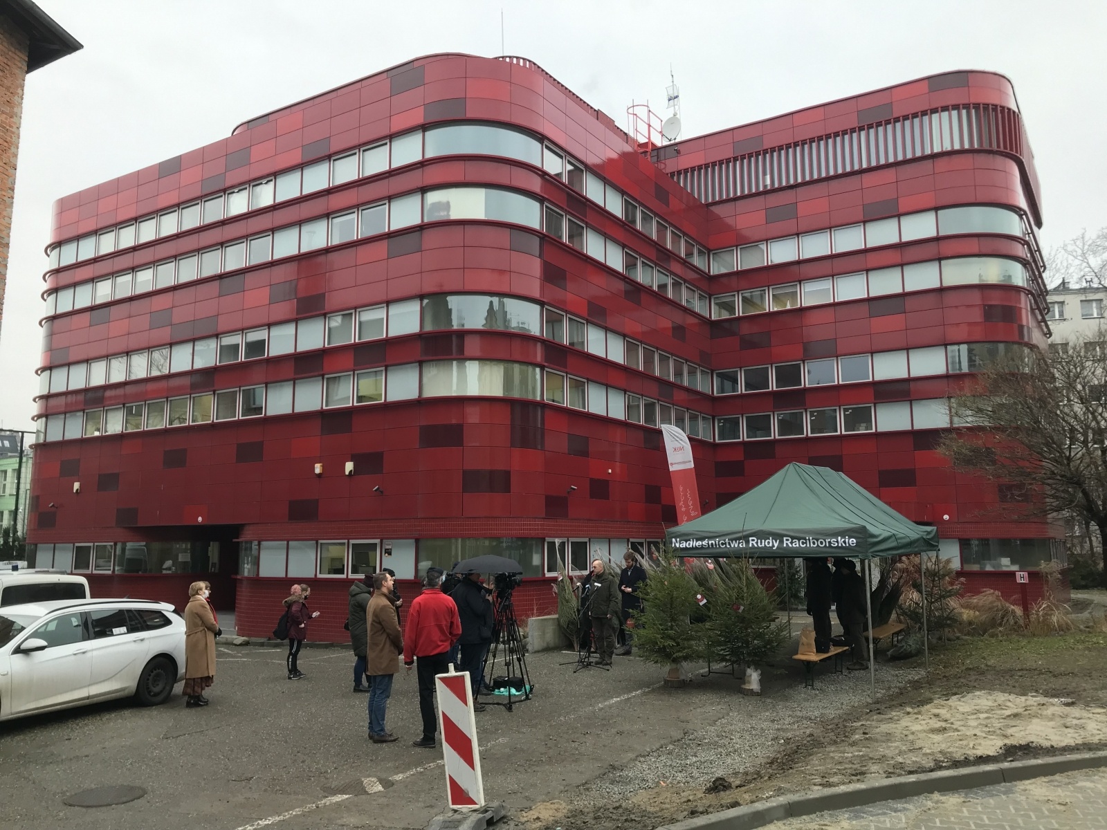 Zdjęcie w galerii na portalu naszraciborz.pl: Pachnące drzewka za krew. Akcja Lasów Państwowych i krwiodawstwa wiadomości z regionu