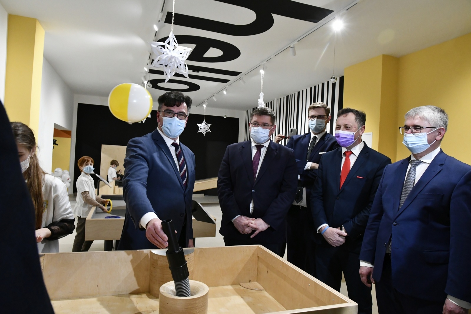 Zdjęcie w galerii na portalu naszraciborz.pl: Mocna reprezentacja ministrów na otwarciu raciborskiego centrum SOWA [FOTO i WIDEO] wiadomości z regionu