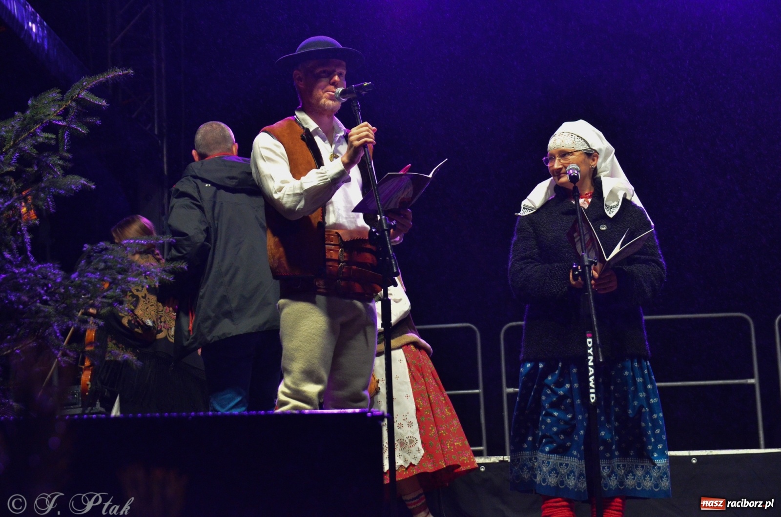 Zdjęcie w galerii na portalu naszraciborz.pl: Górale i tenorzy - szósty dzień jarmarku przy słabej frekwencji wiadomości z regionu