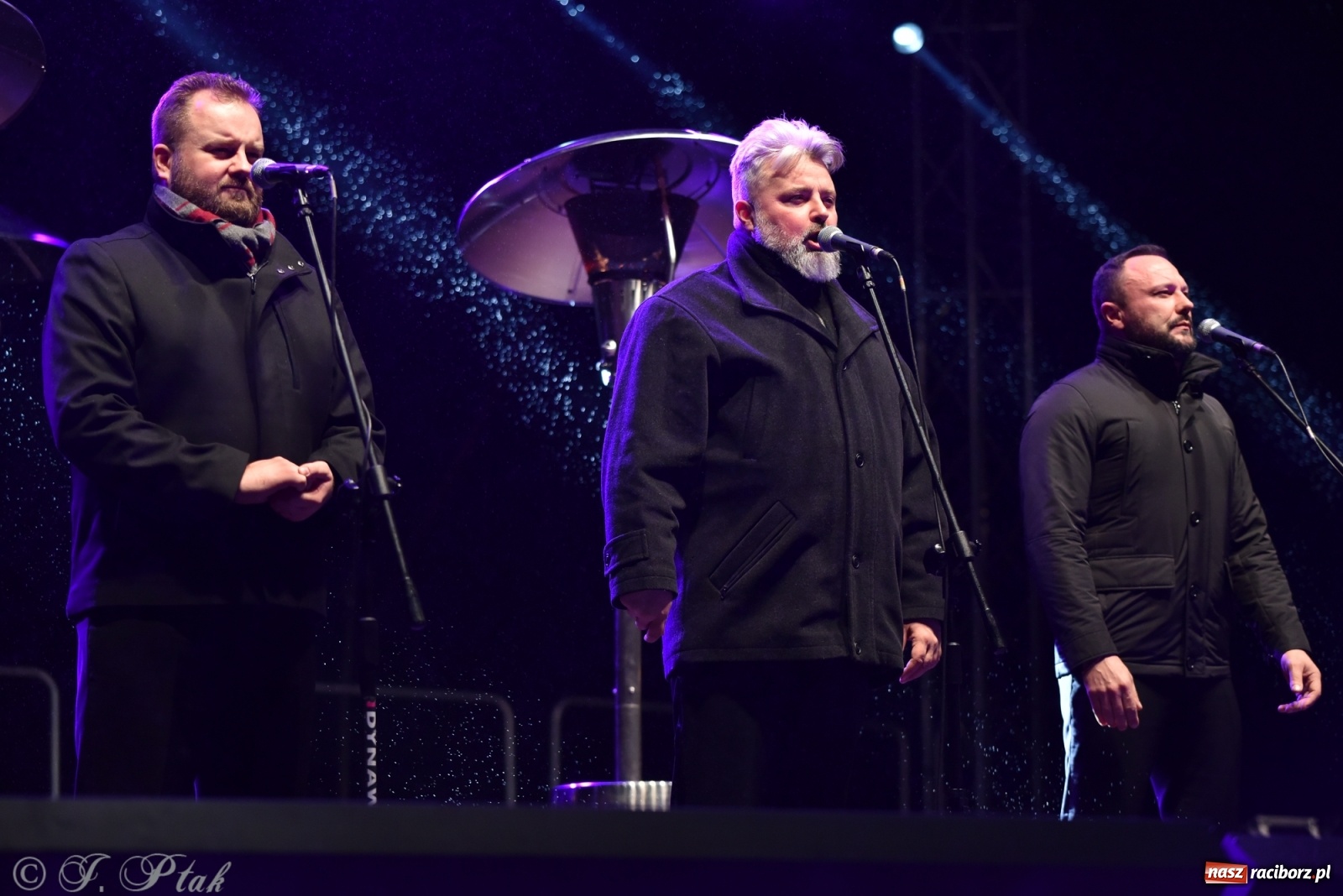 Zdjęcie w galerii na portalu naszraciborz.pl: Górale i tenorzy - szósty dzień jarmarku przy słabej frekwencji wiadomości z regionu