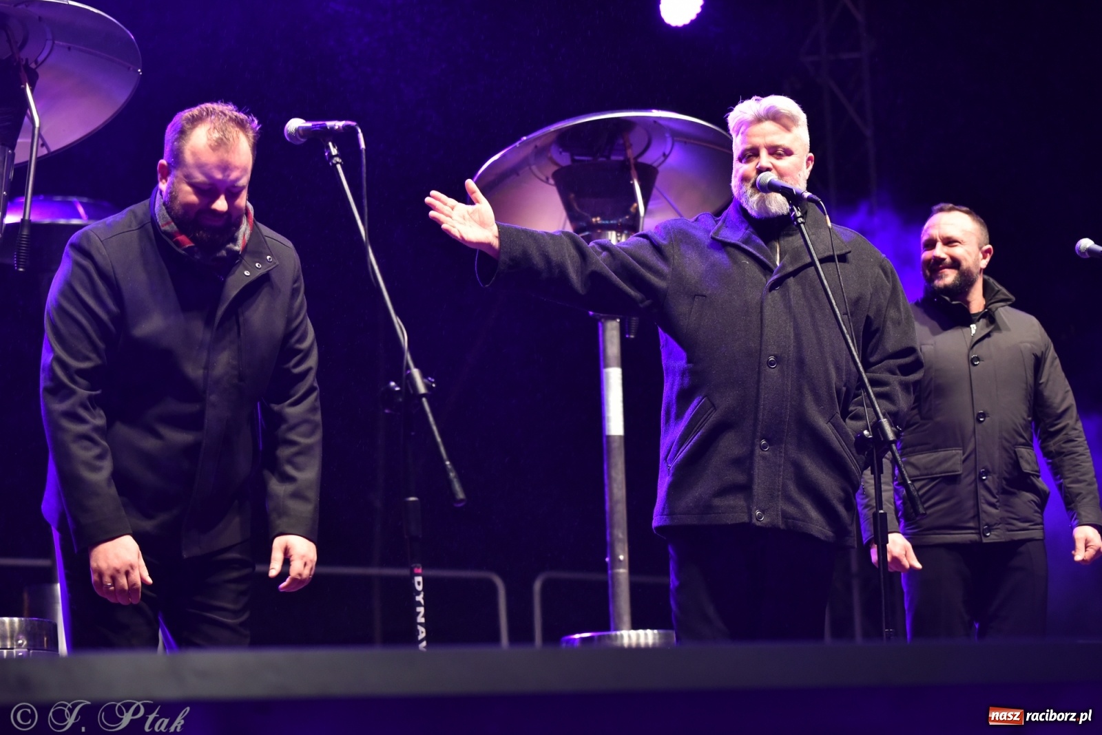 Zdjęcie w galerii na portalu naszraciborz.pl: Górale i tenorzy - szósty dzień jarmarku przy słabej frekwencji wiadomości z regionu