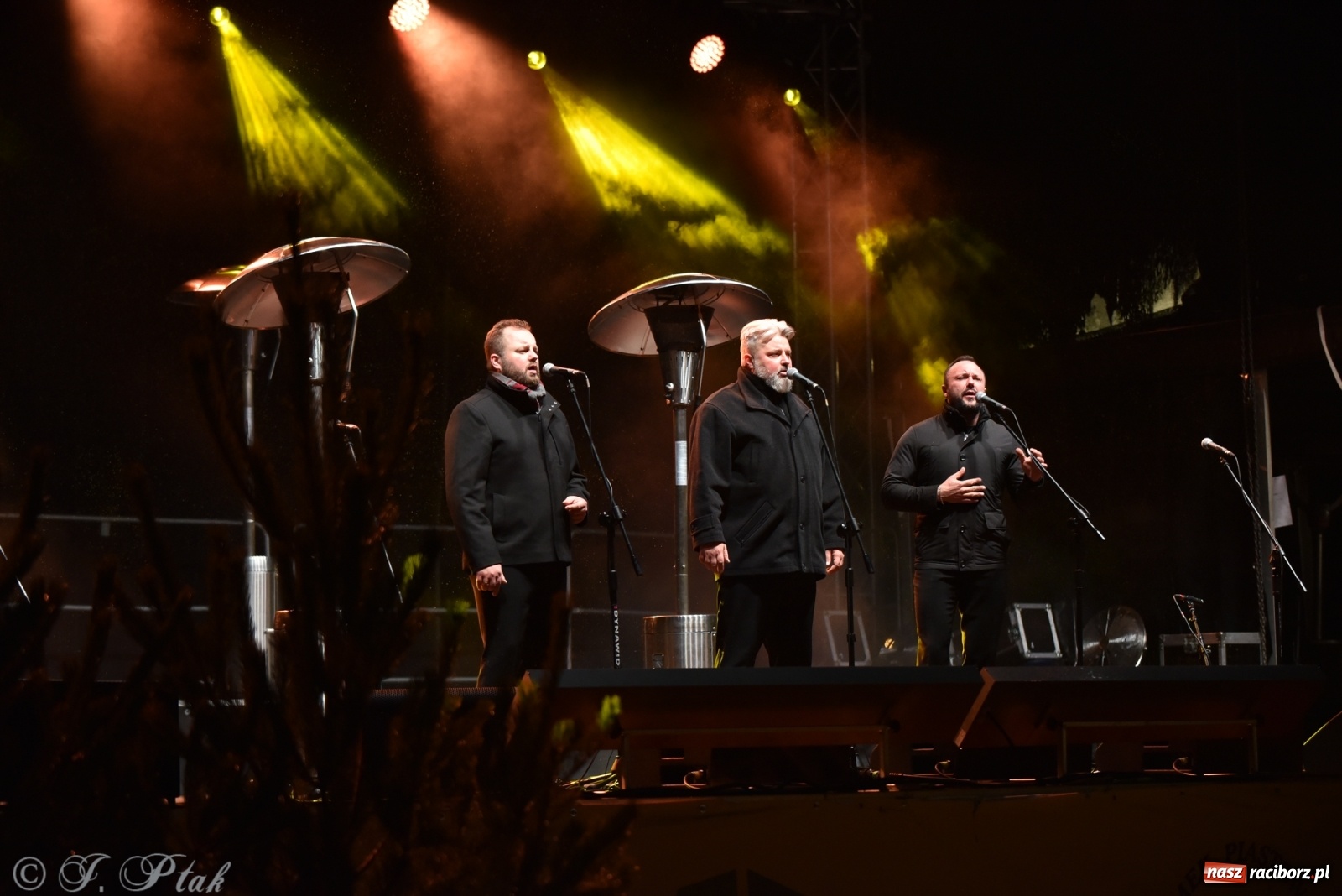 Zdjęcie w galerii na portalu naszraciborz.pl: Górale i tenorzy - szósty dzień jarmarku przy słabej frekwencji wiadomości z regionu