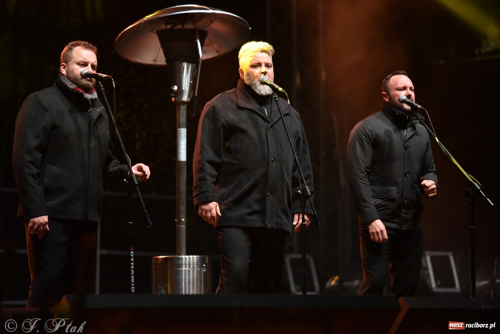 Zdjęcie w galerii na portalu naszraciborz.pl: Górale i tenorzy - szósty dzień jarmarku przy słabej frekwencji wiadomości z regionu