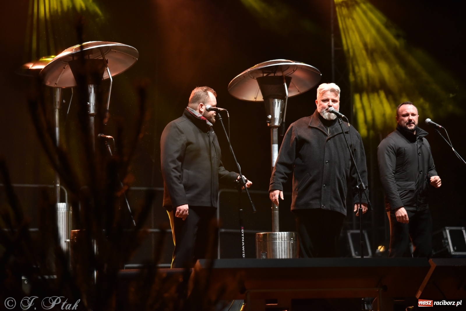Zdjęcie w galerii na portalu naszraciborz.pl: Górale i tenorzy - szósty dzień jarmarku przy słabej frekwencji wiadomości z regionu