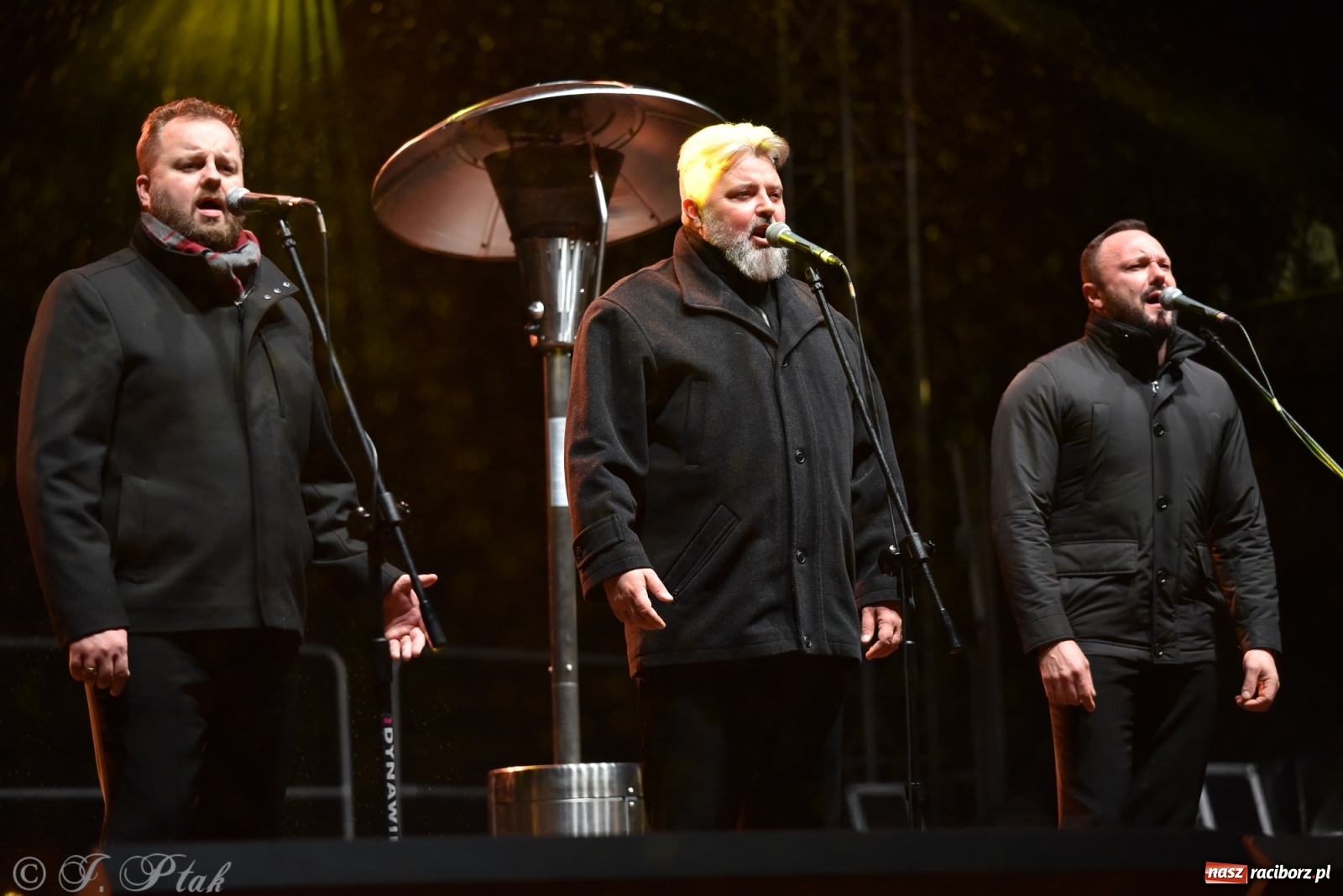 Zdjęcie w galerii na portalu naszraciborz.pl: Górale i tenorzy - szósty dzień jarmarku przy słabej frekwencji wiadomości z regionu